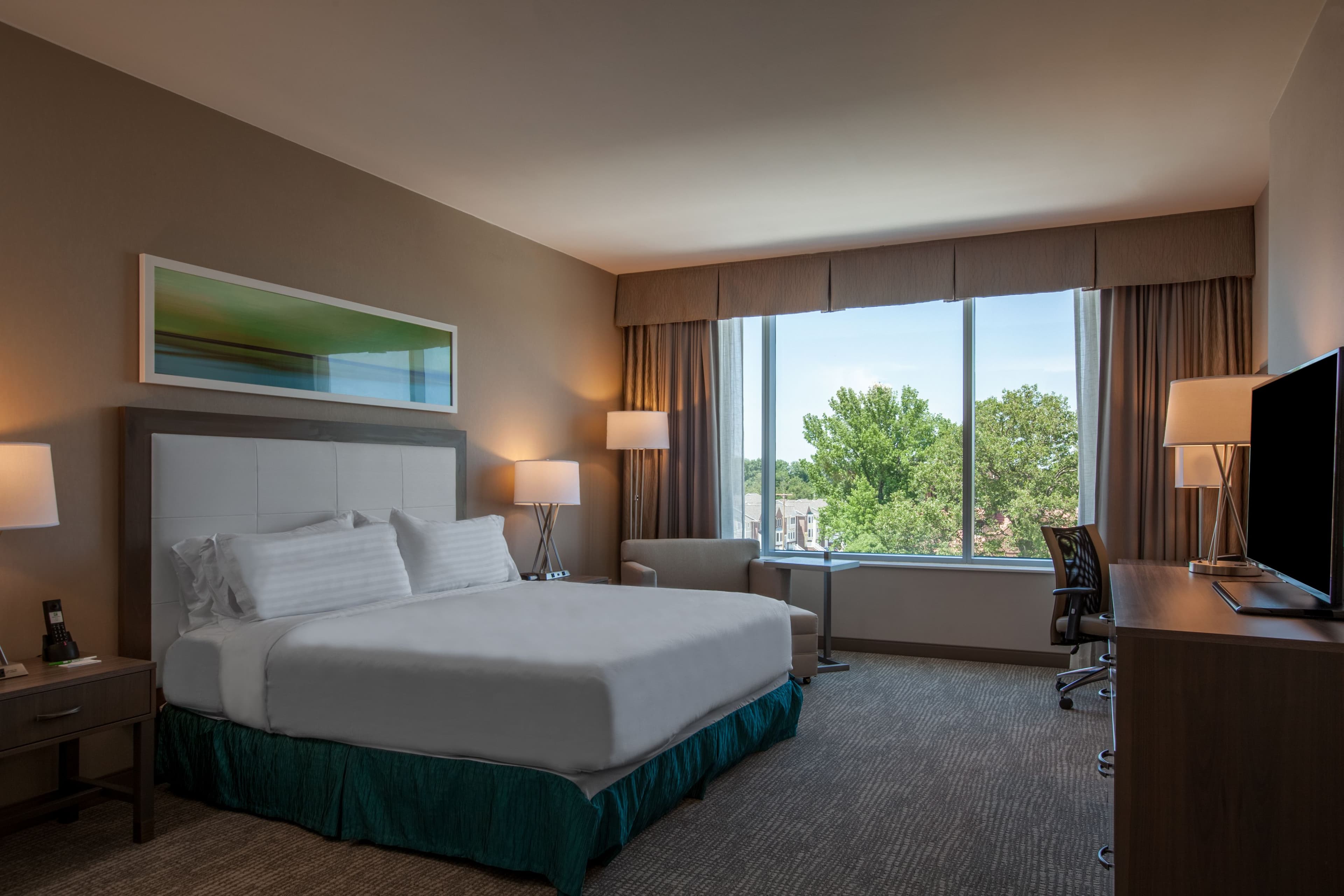 Holiday Inn Cleveland Clinic — 7