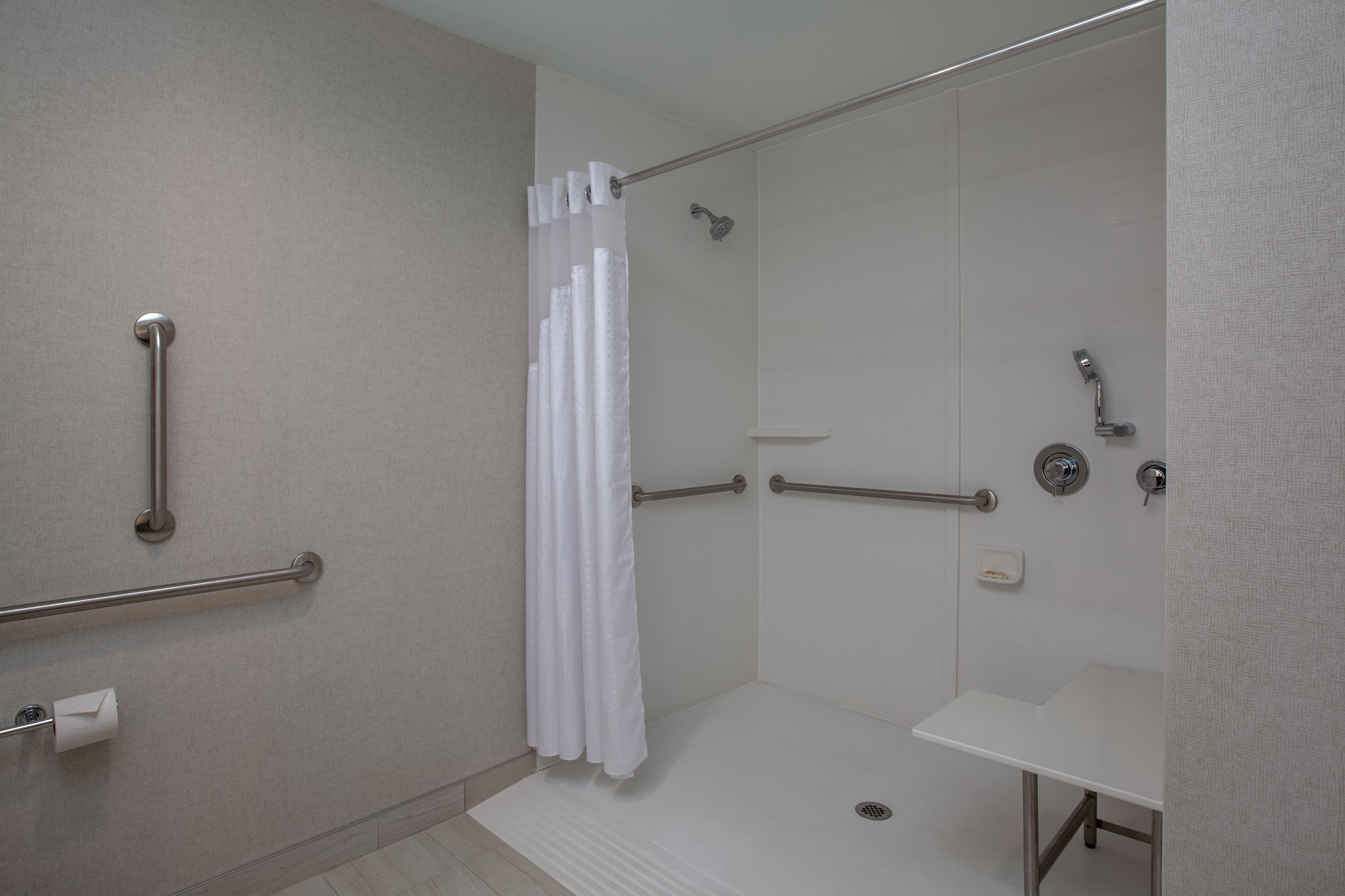 Holiday Inn Cleveland Clinic — 13