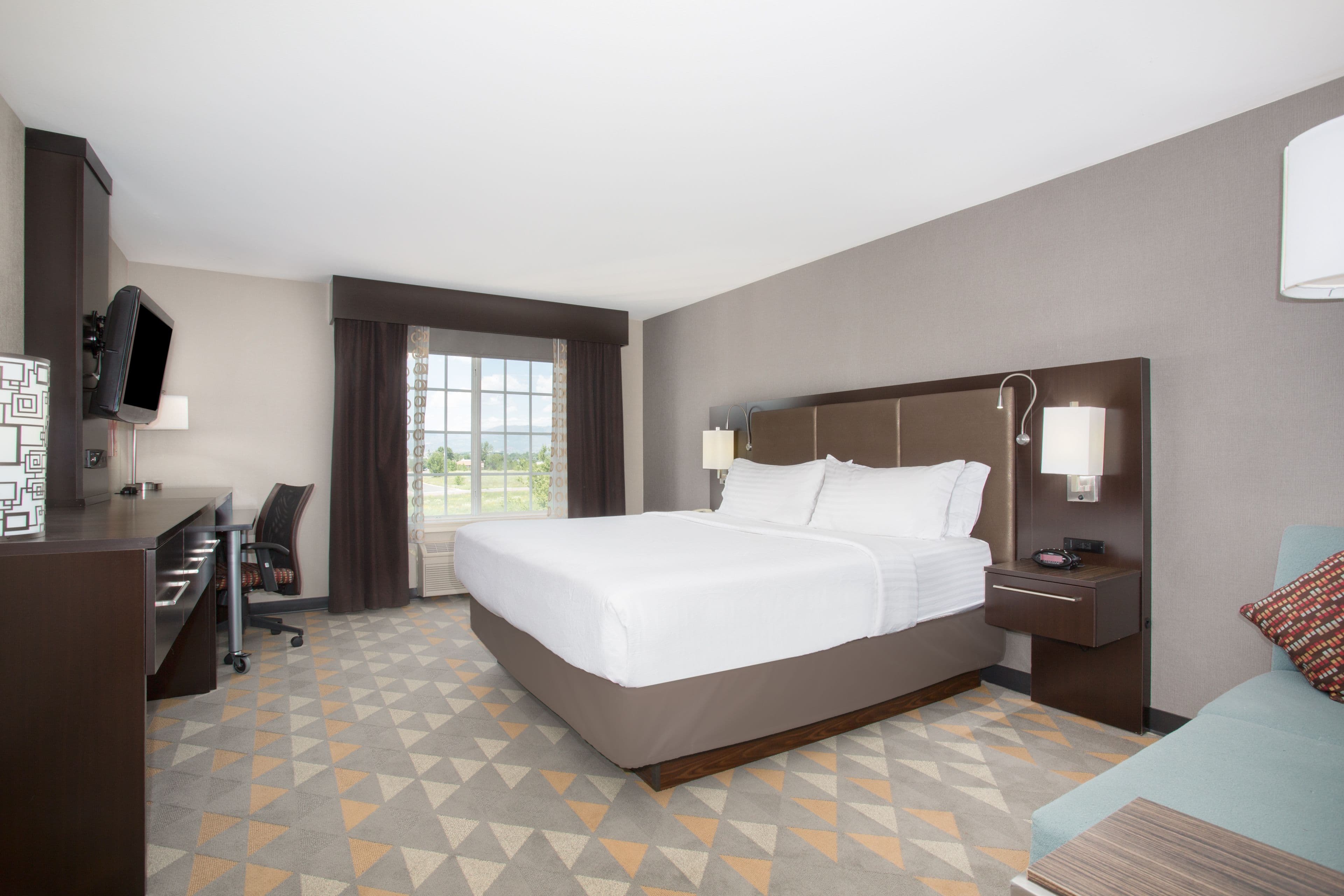 Holiday Inn Colorado Springs Airport - Image 2