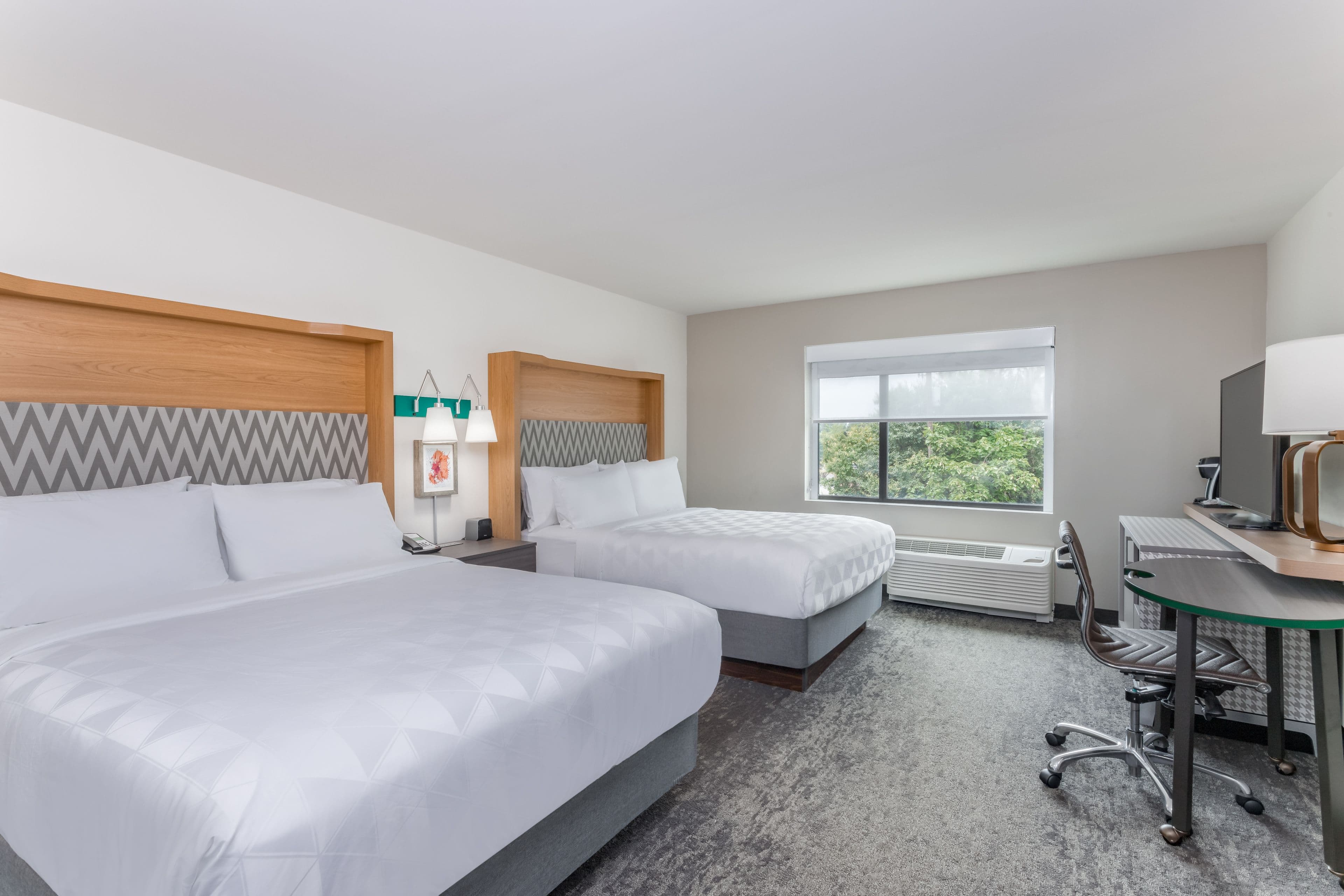 Holiday Inn Columbus — 18