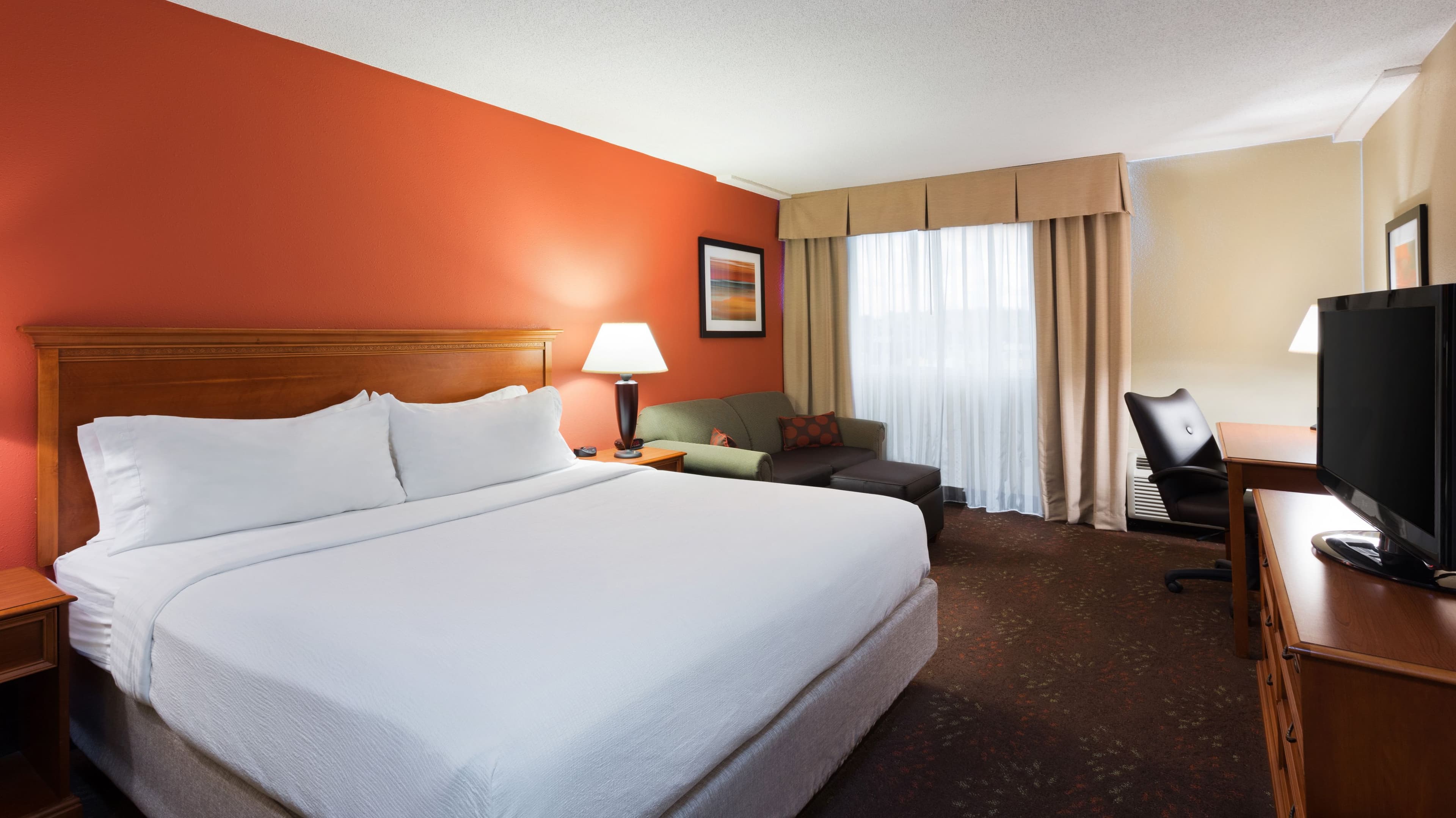 Holiday Inn Cincinnati-Riverfront — 7