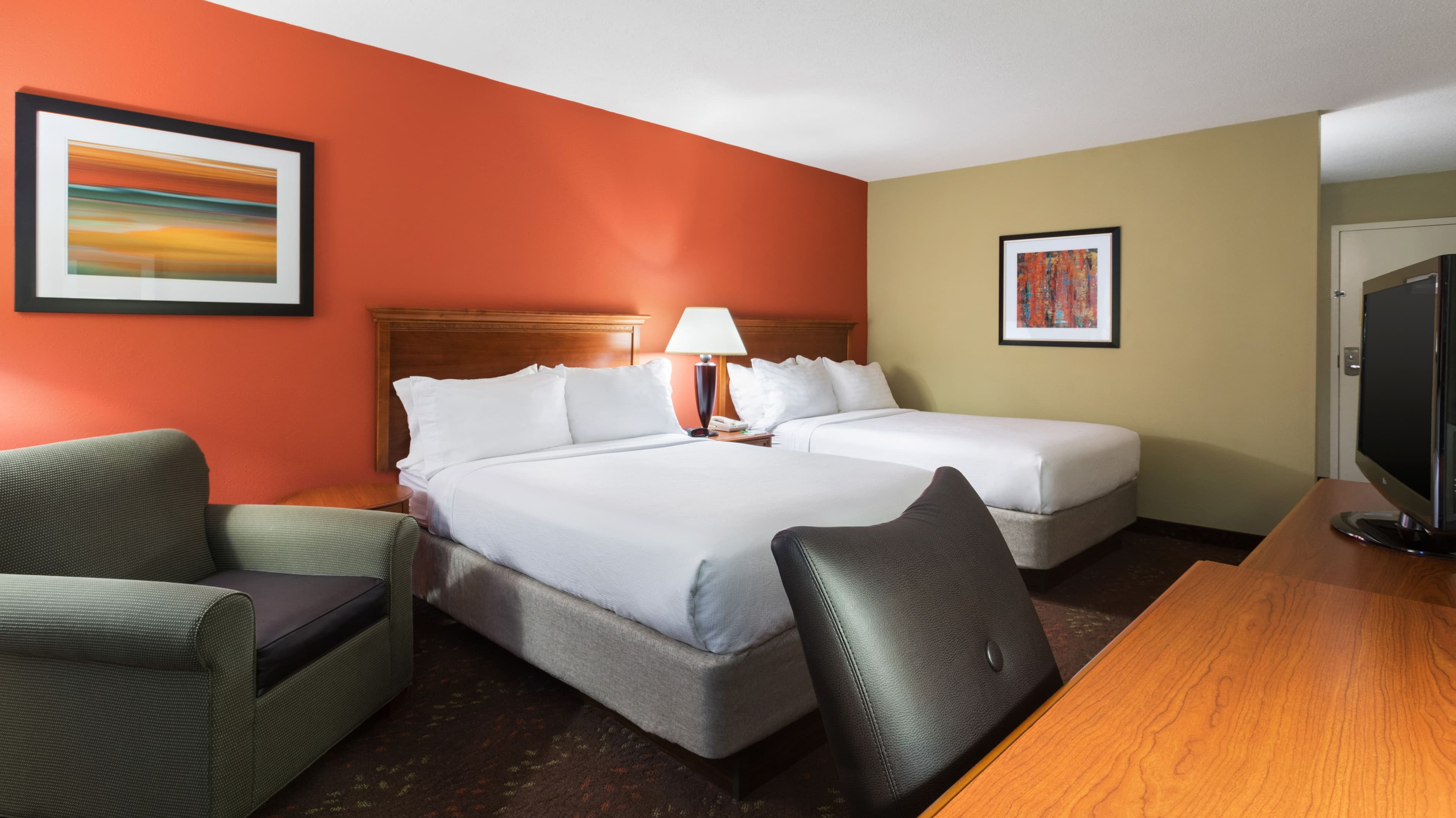 Holiday Inn Cincinnati-Riverfront — 16