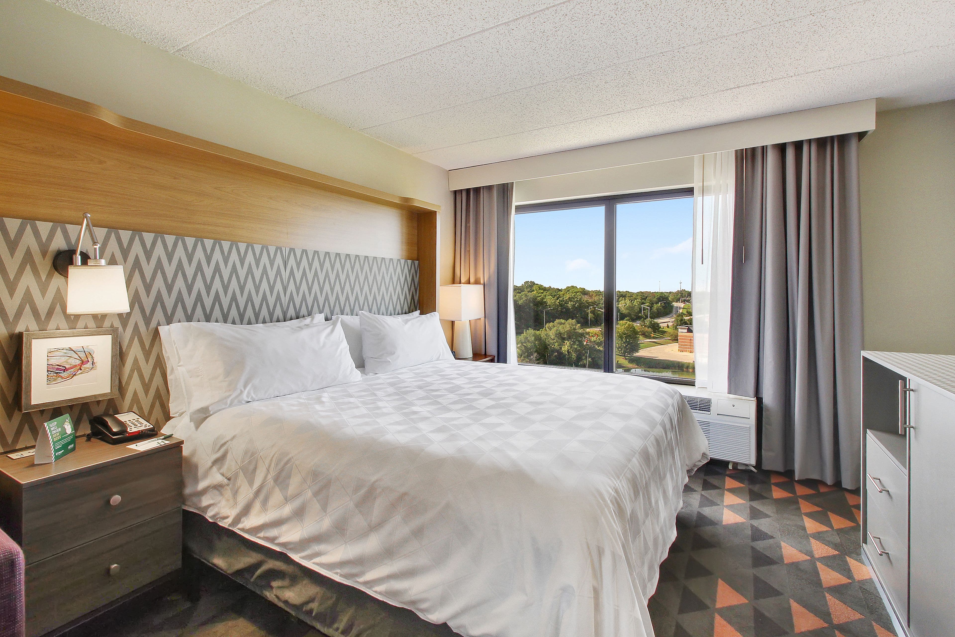 Holiday Inn Chicago Nw Crystal Lk Conv Ctr — 7