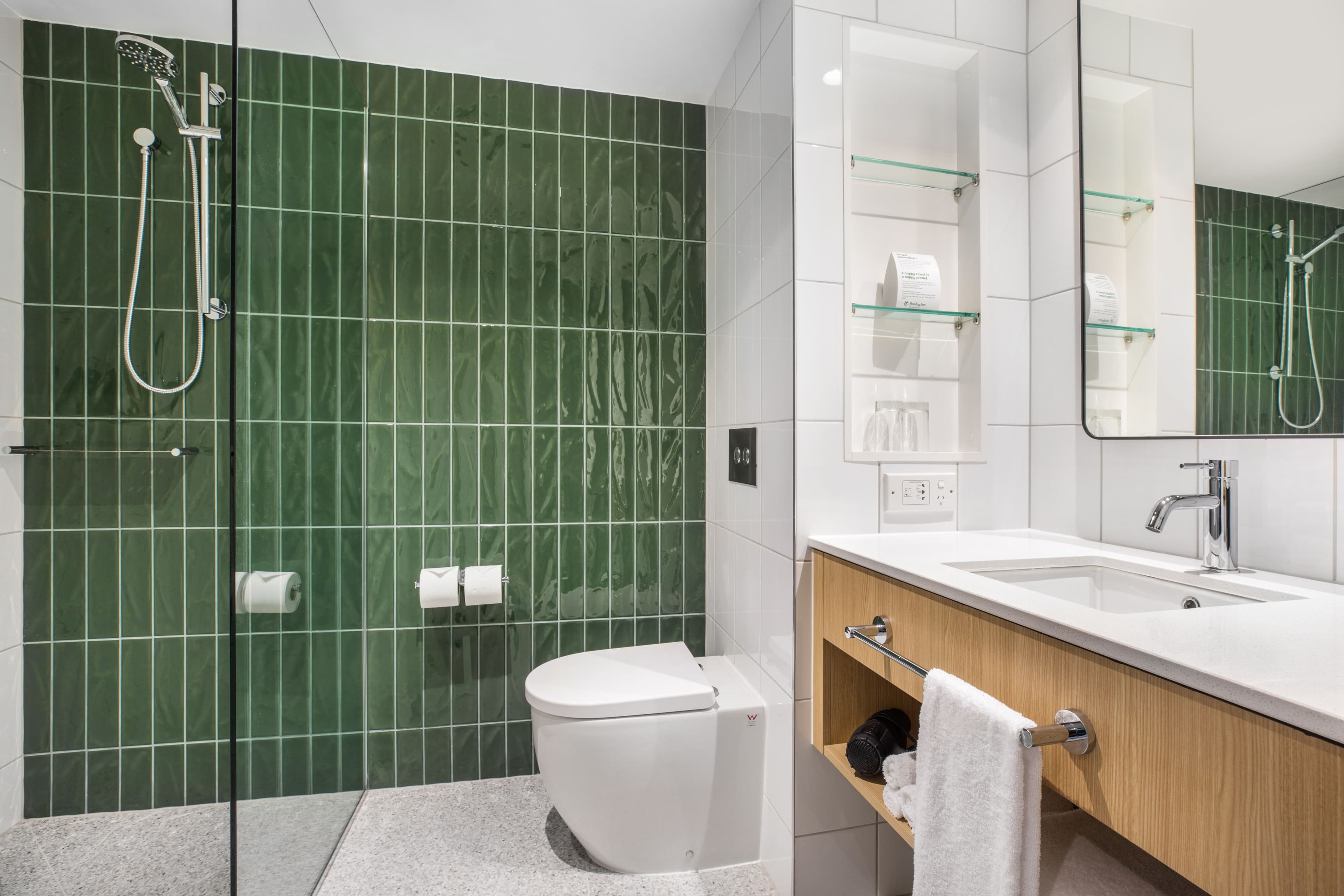Holiday Inn Dandenong — 8
