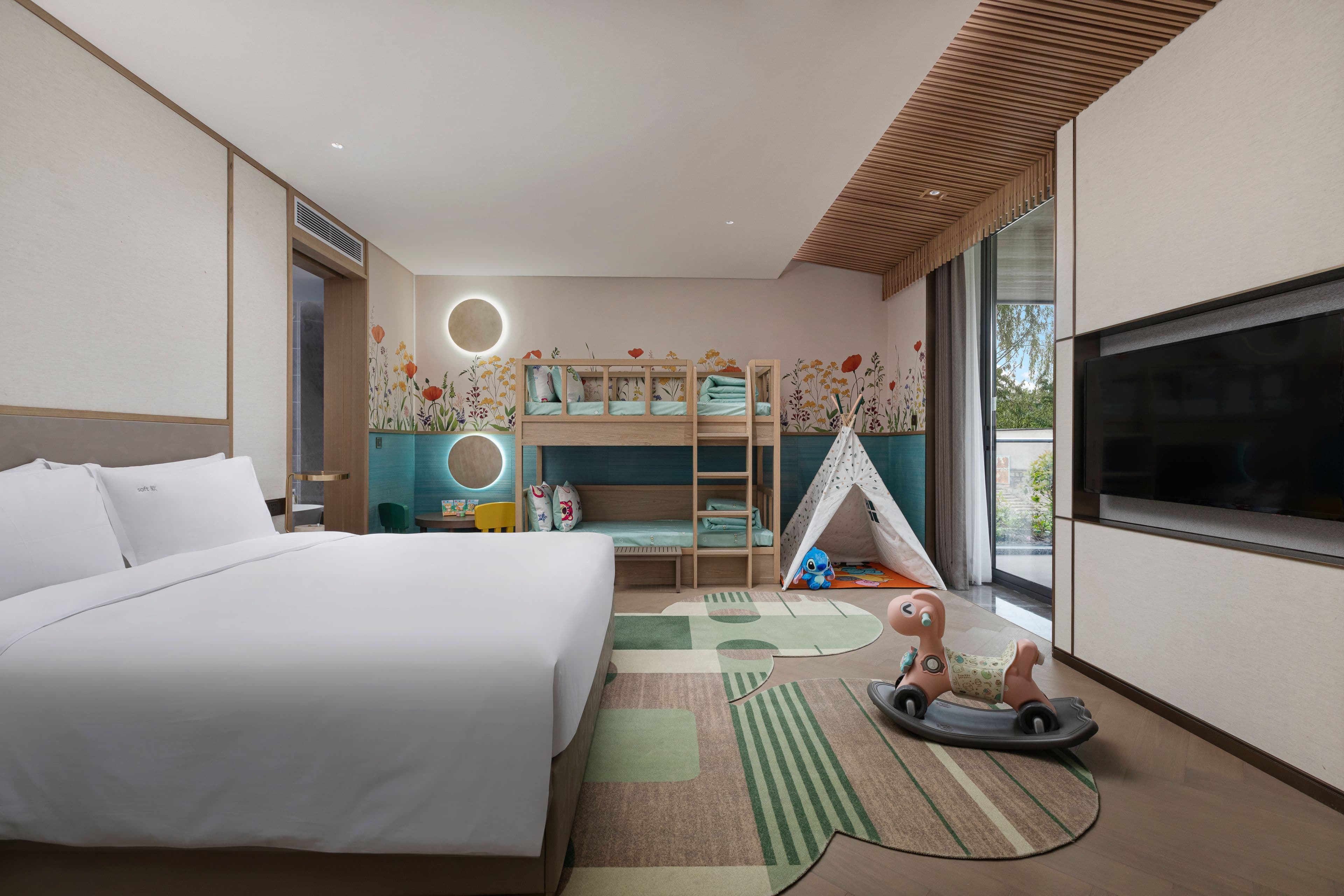 Holiday Inn Deqing Xinshi Ancient Town — 13