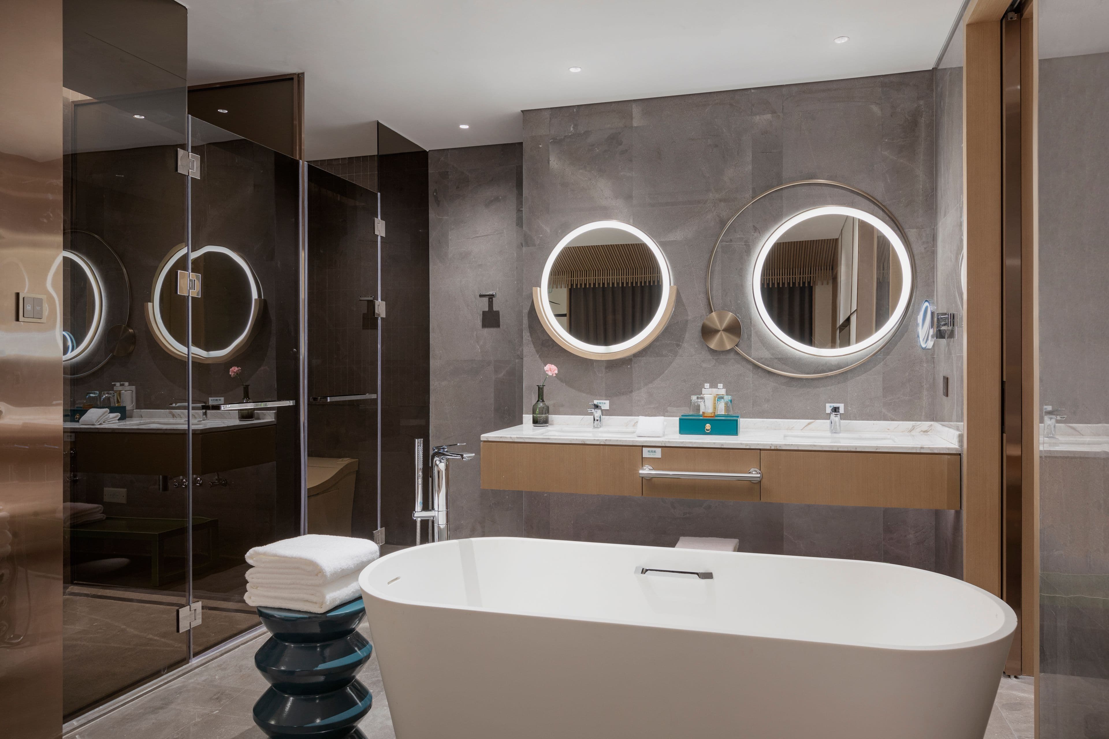 Holiday Inn Deqing Xinshi Ancient Town — 6