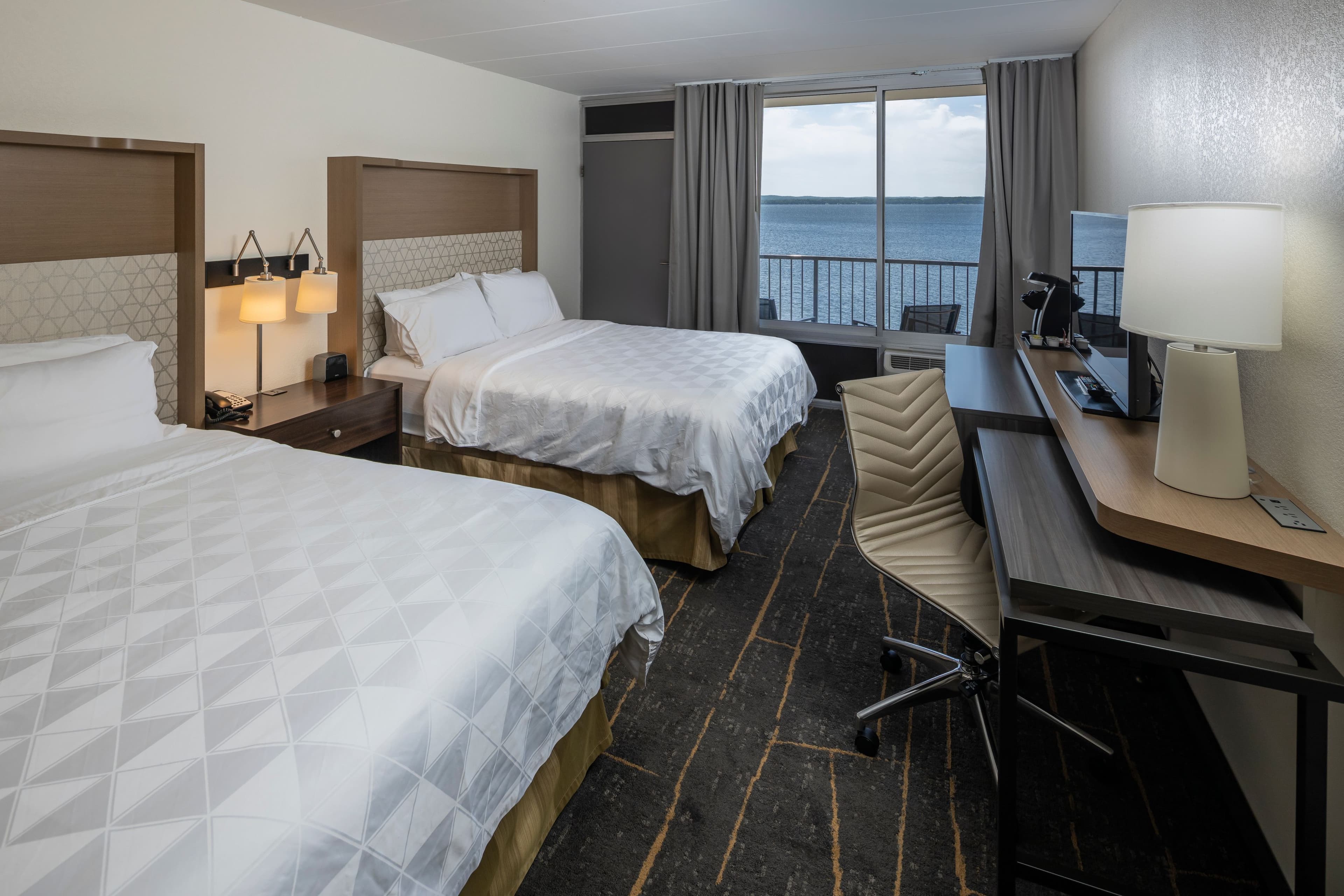 Holiday Inn Detroit Lakes - Lakefront — 6