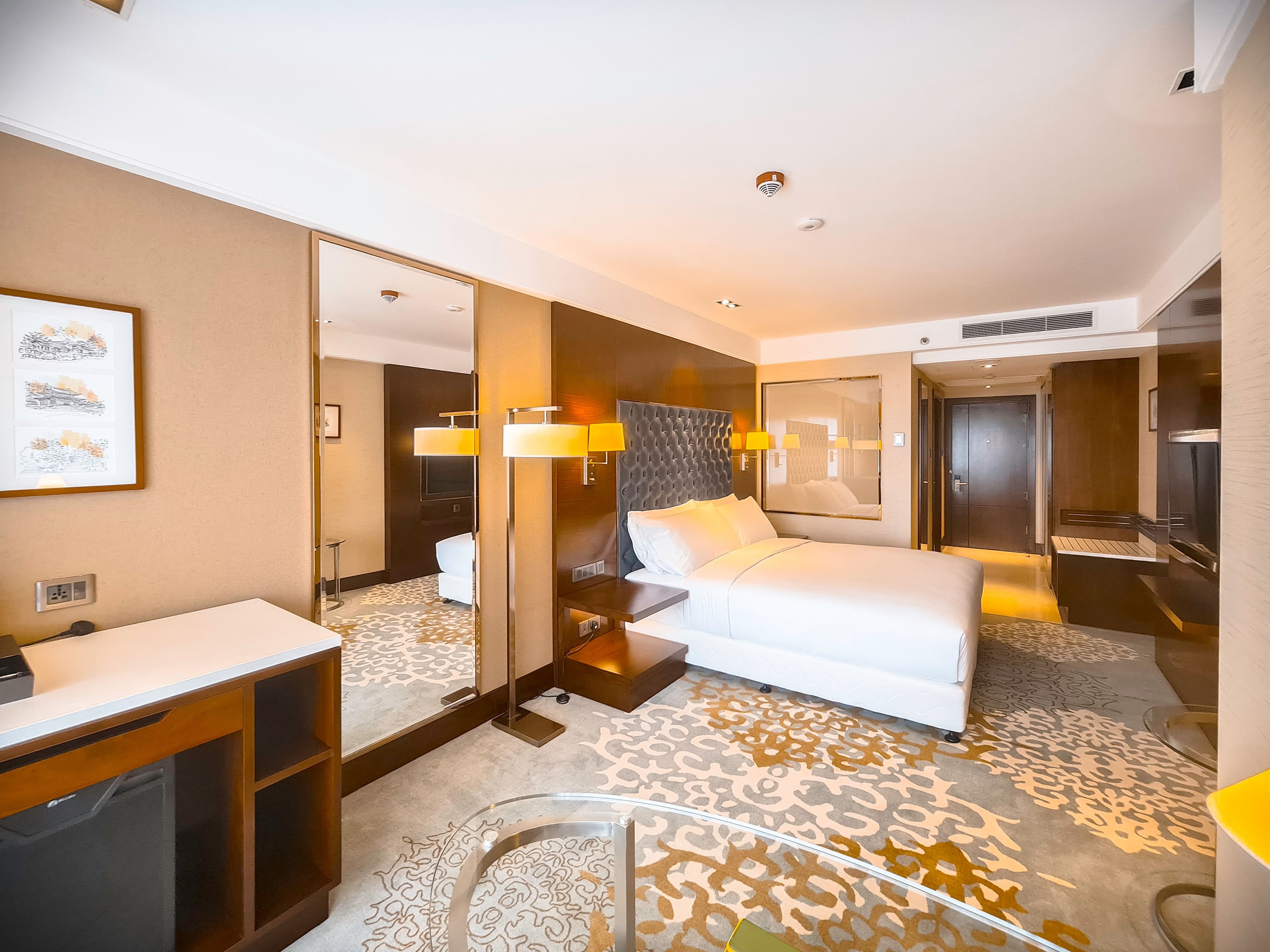 Holiday Inn Dhaka City Centre — 5