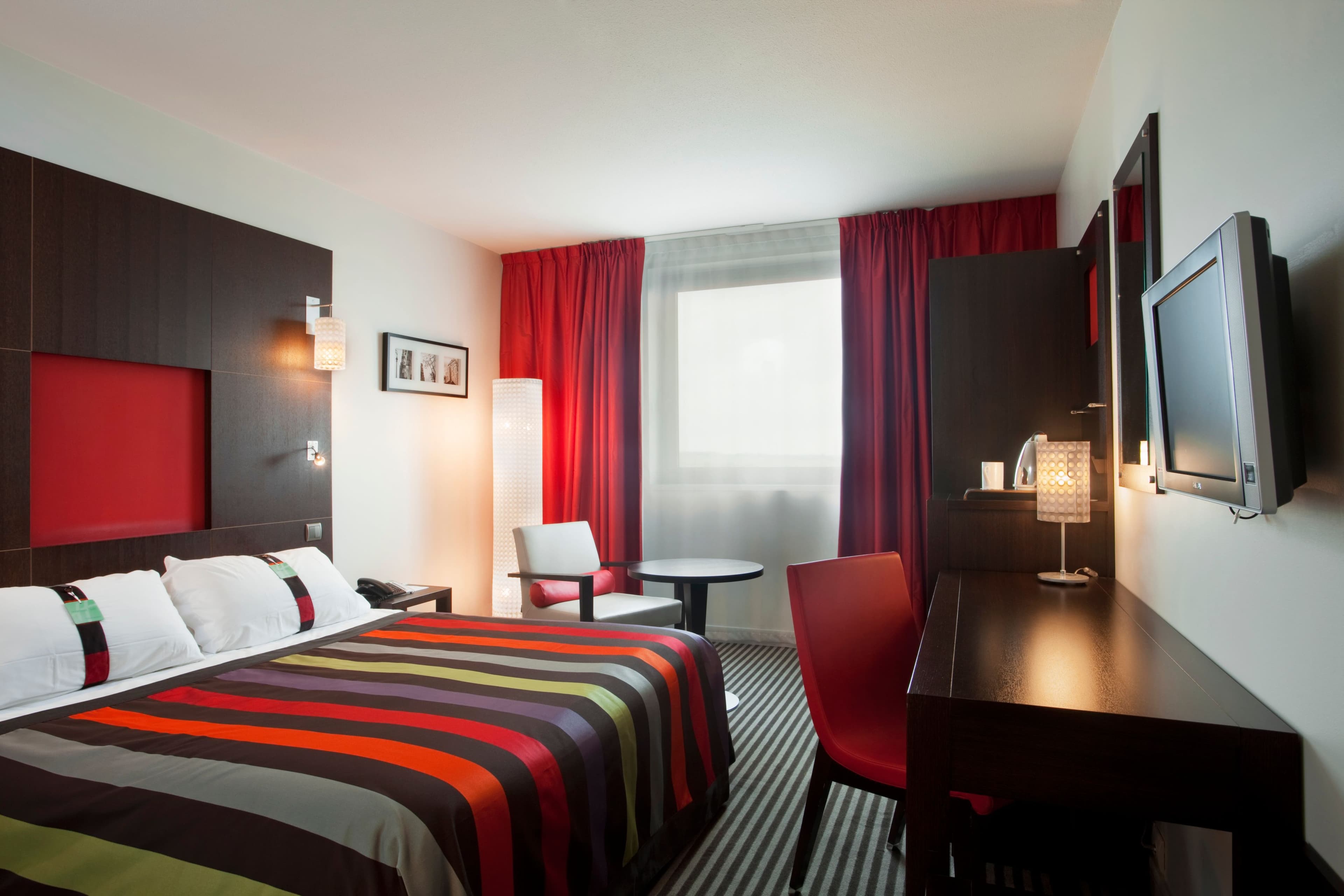 Holiday Inn Dijon - Image 2