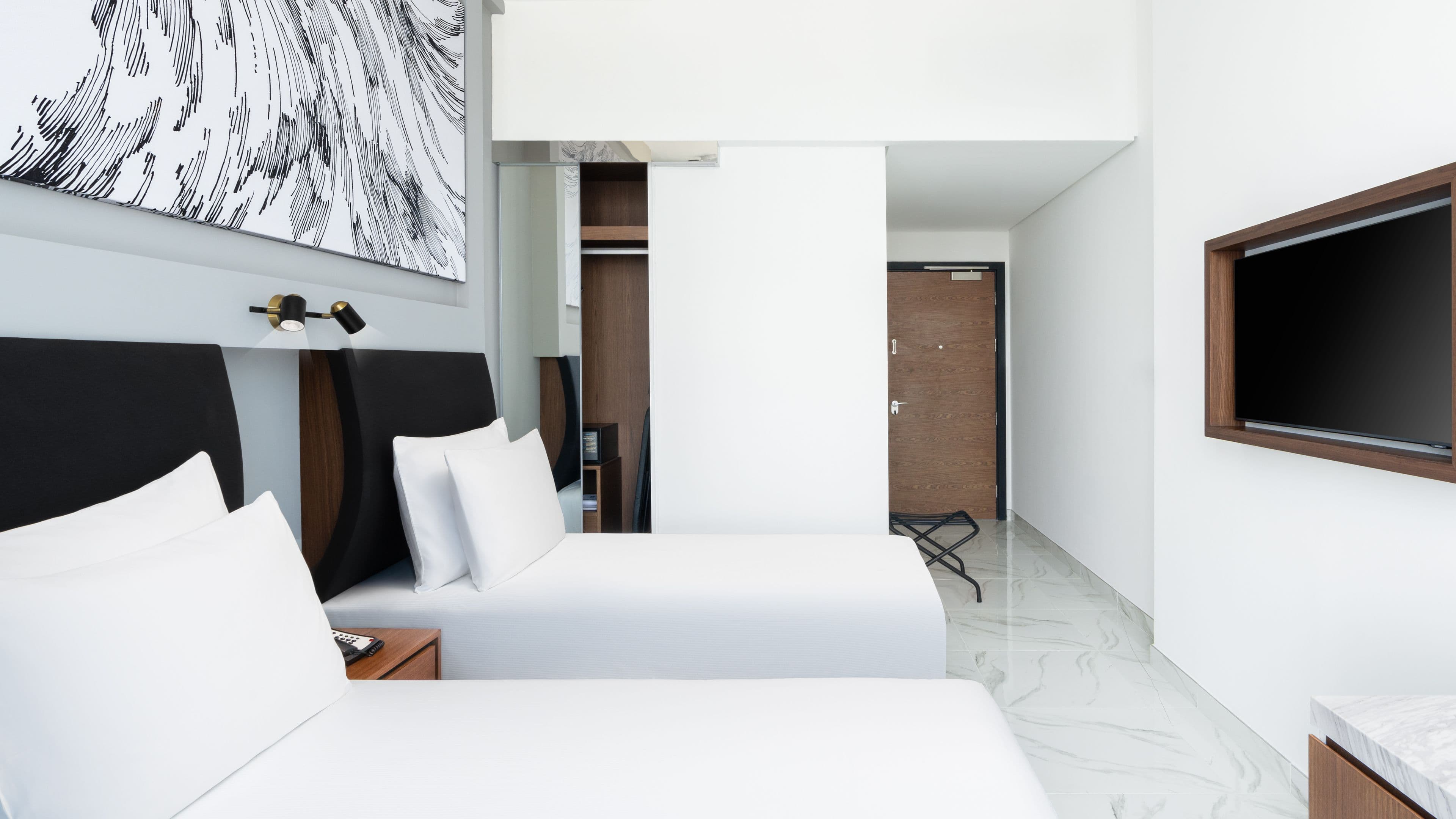 Holiday Inn Dubai Jumeirah Village Circle — 17
