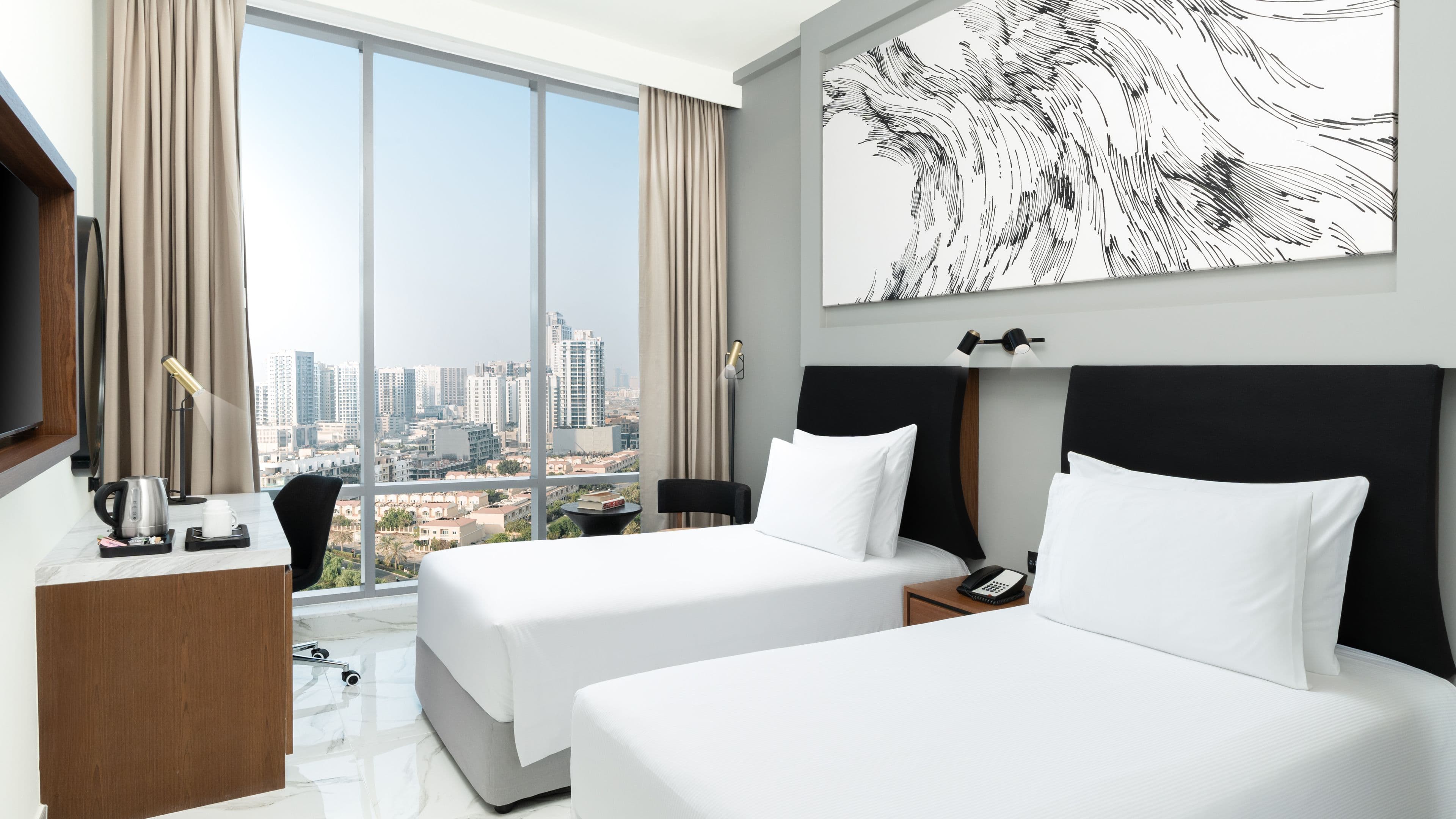 Holiday Inn Dubai Jumeirah Village Circle — 13