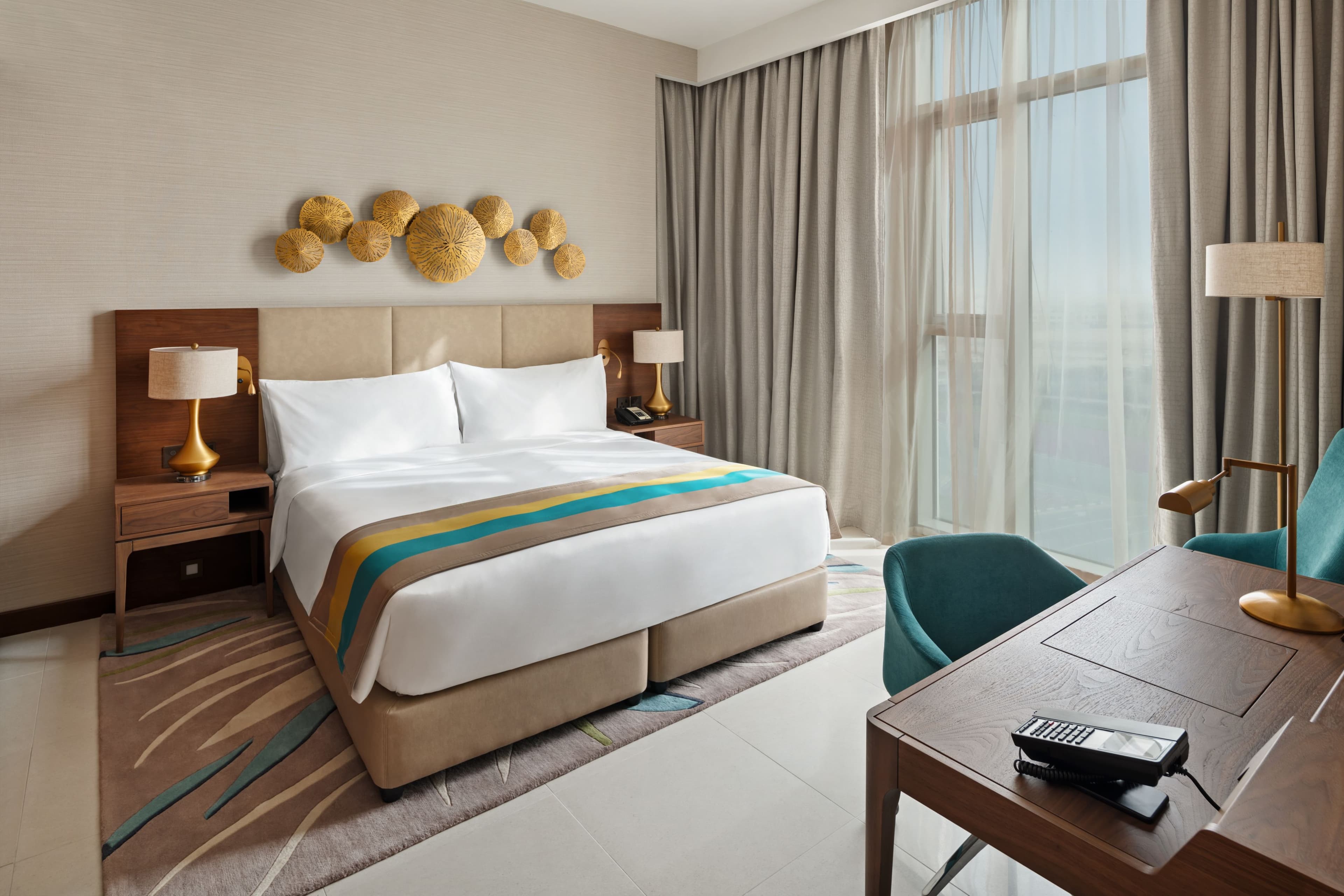 Holiday Inn Dubai Al-Maktoum Airport — 2