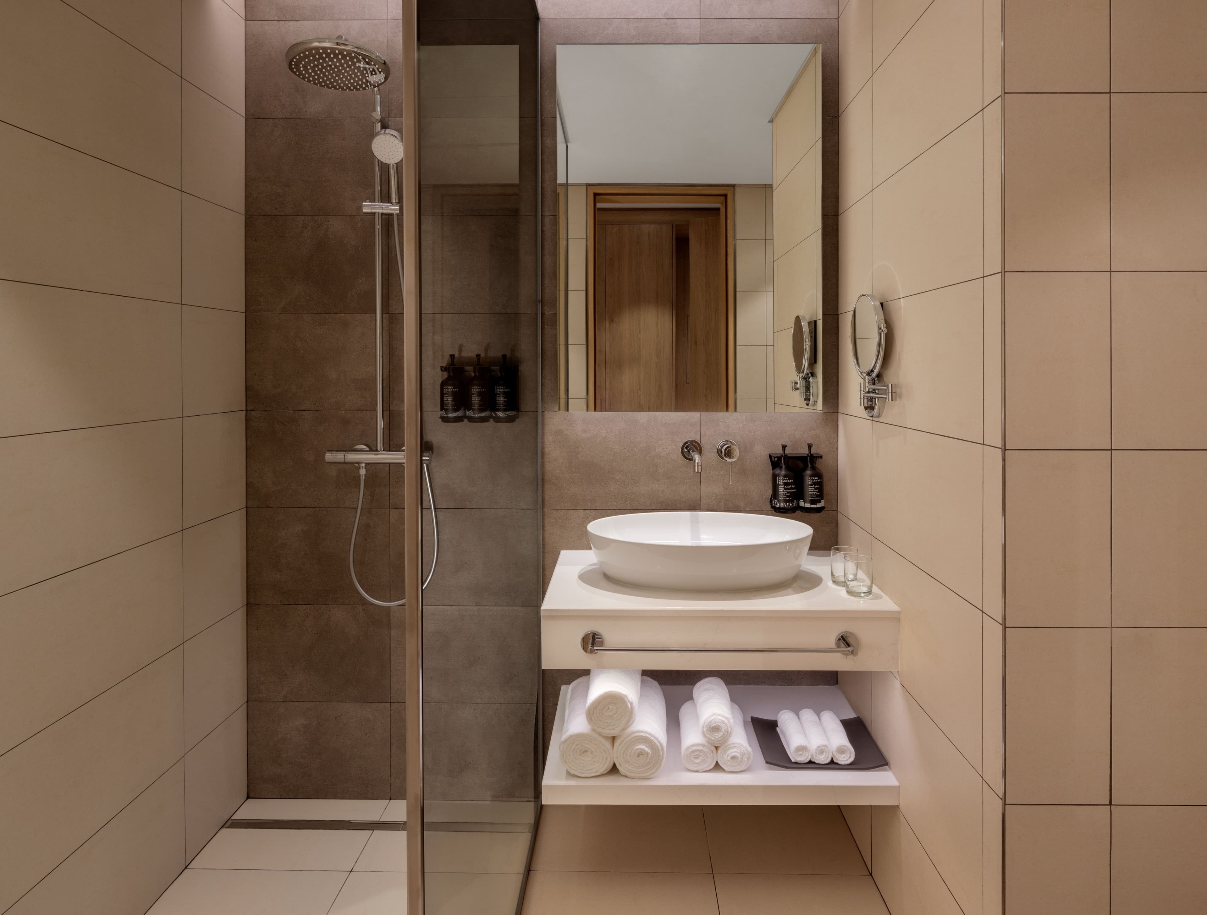 Holiday Inn Dubai Business Bay - Image 3