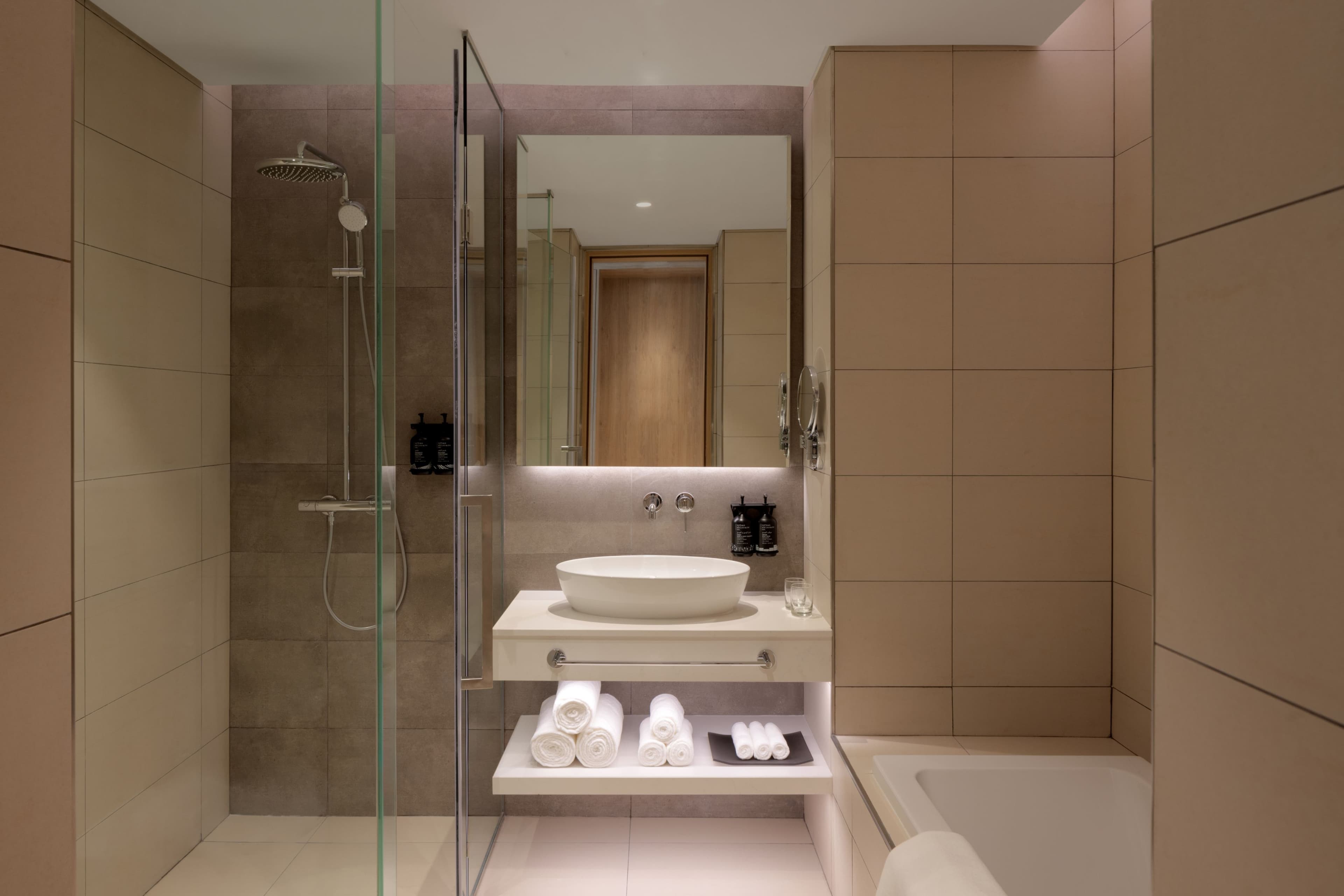 Holiday Inn Dubai Business Bay — 11