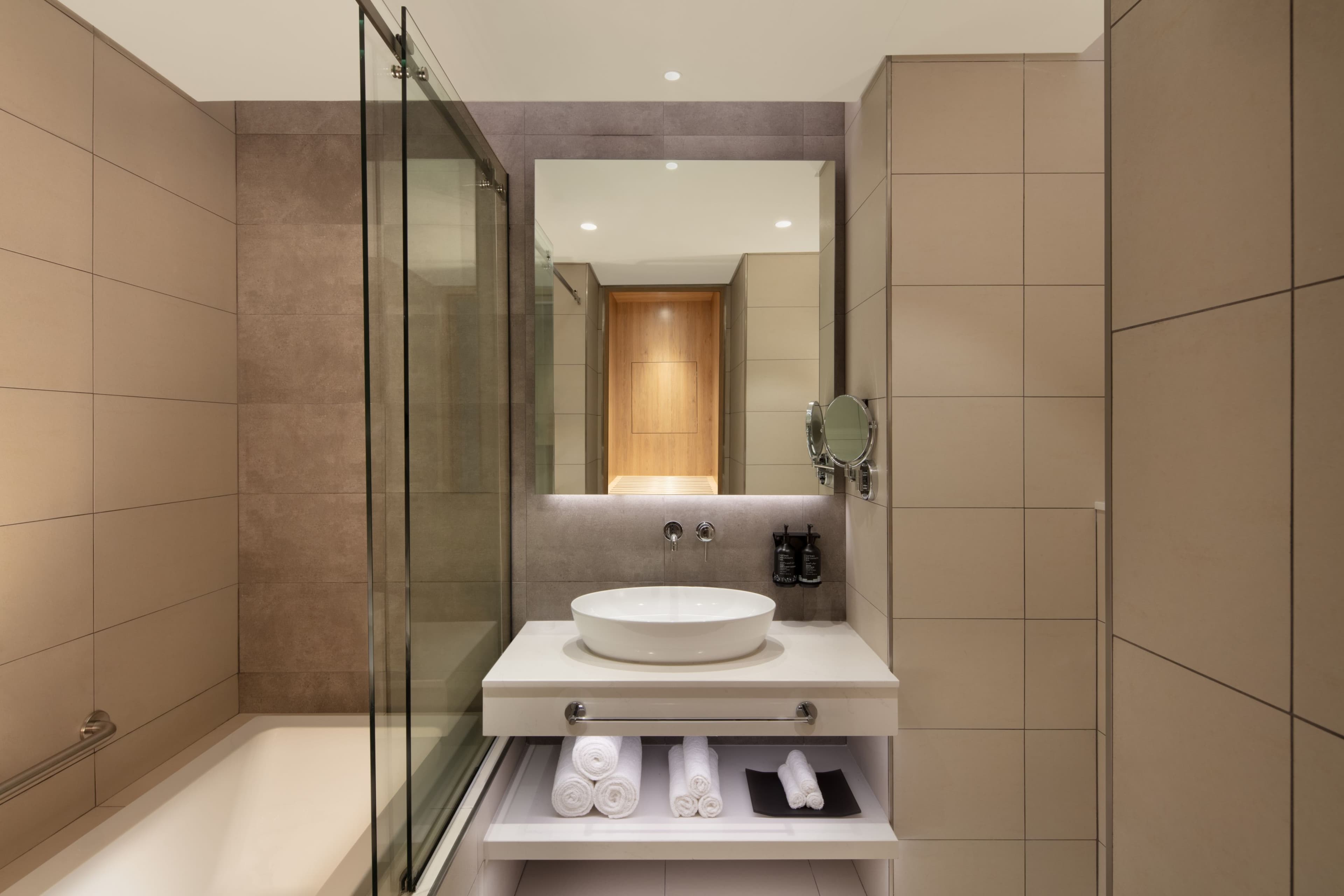 Holiday Inn Dubai Business Bay — 15