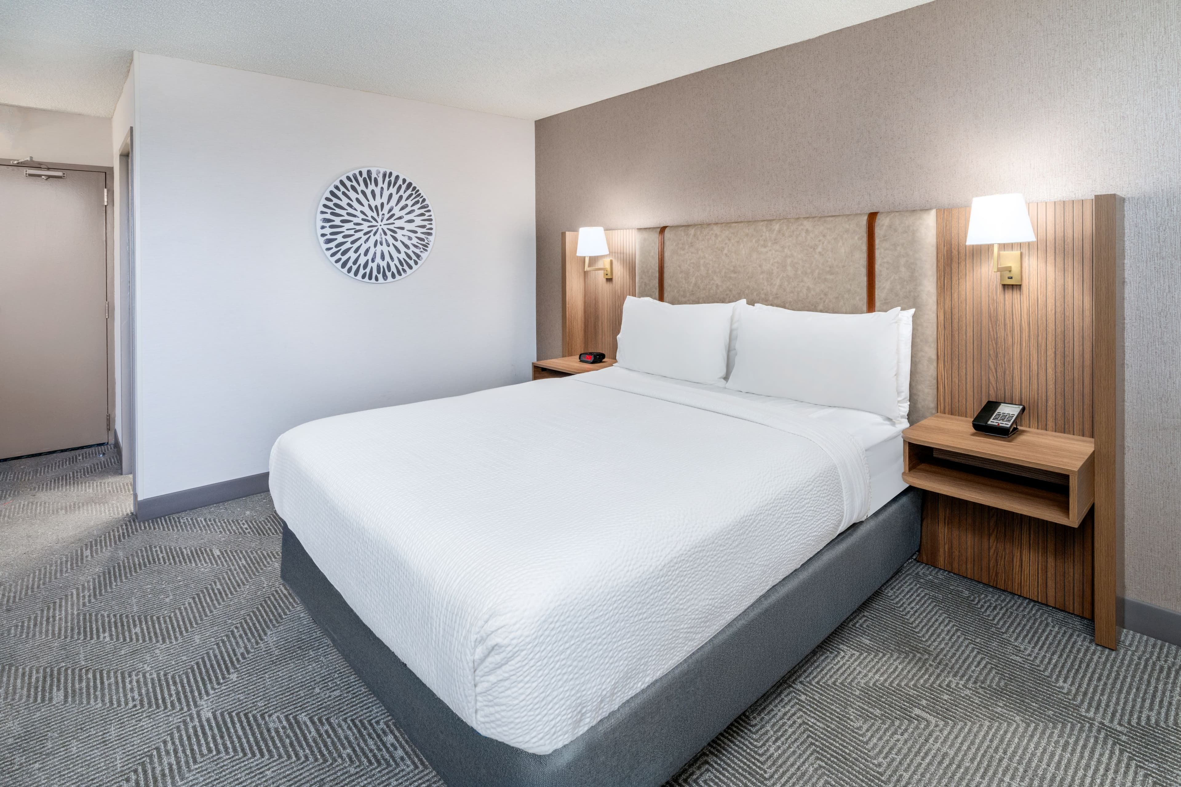 Holiday Inn Dublin-Pleasanton - Image 2