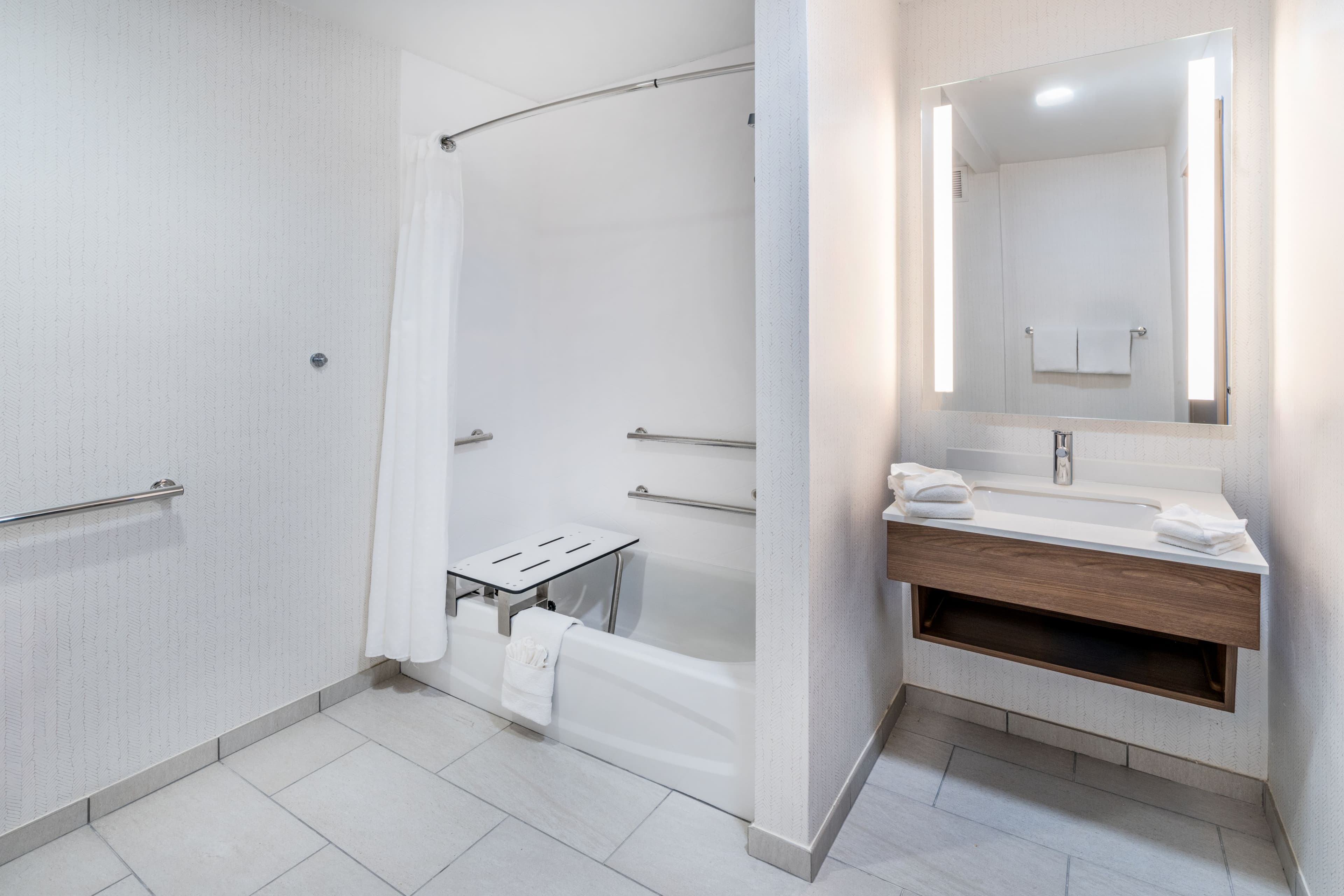 Holiday Inn Dublin-Pleasanton - Image 3