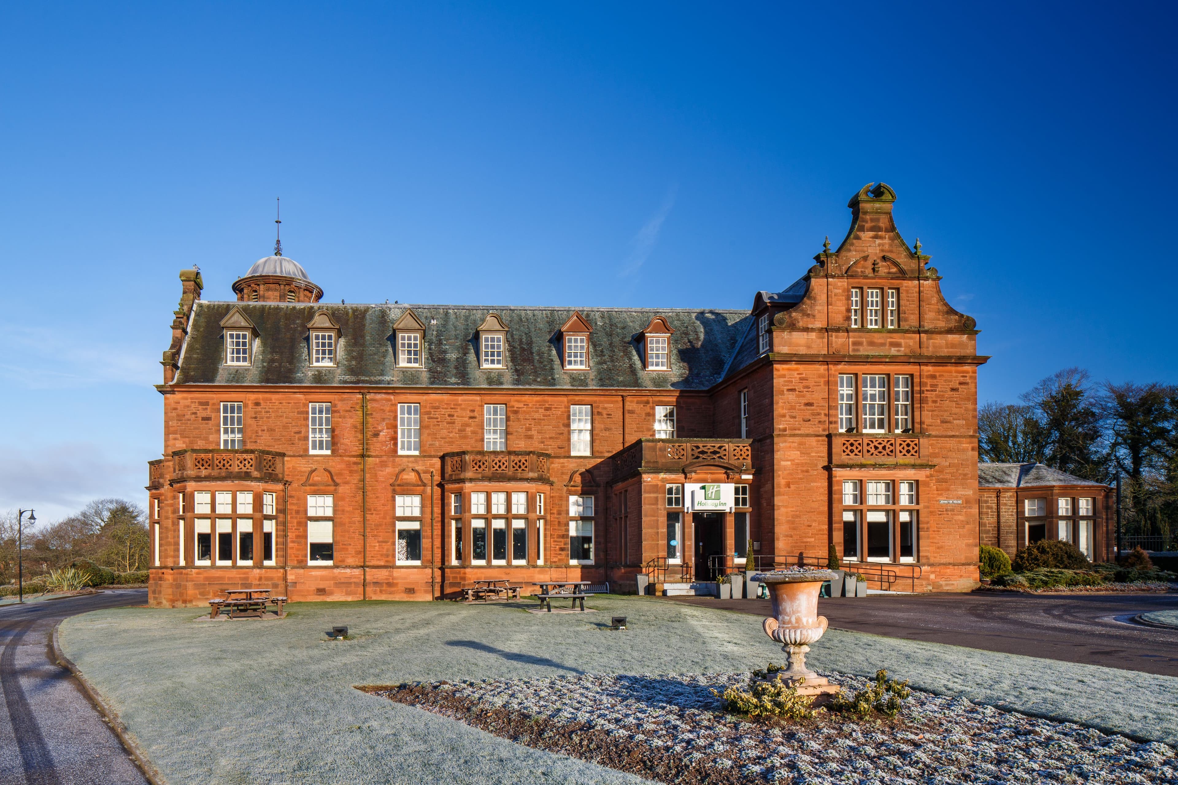 Holiday Inn Dumfries - Image 1