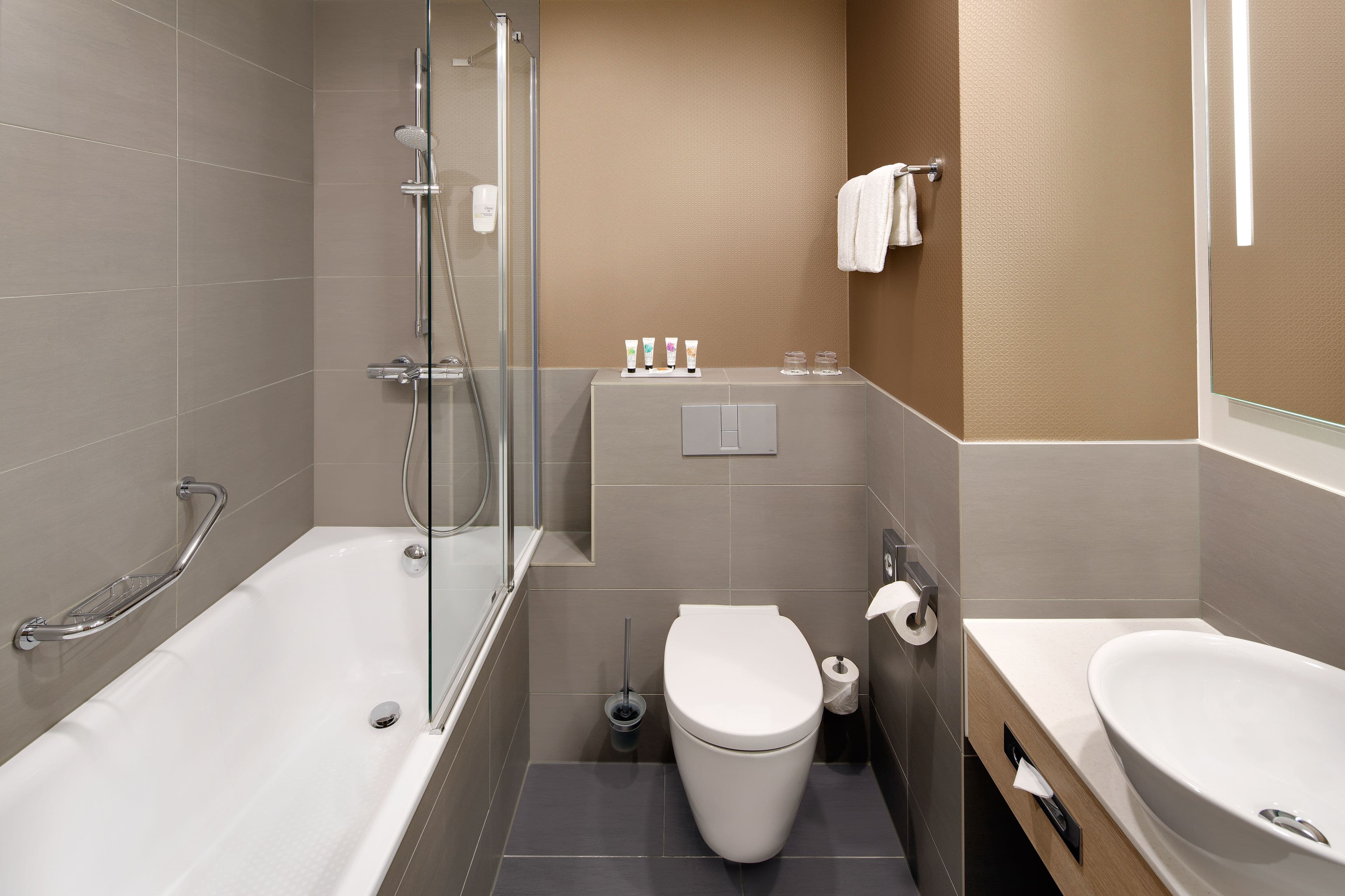 Holiday Inn Dusseldorf City Toulouser All. — 19