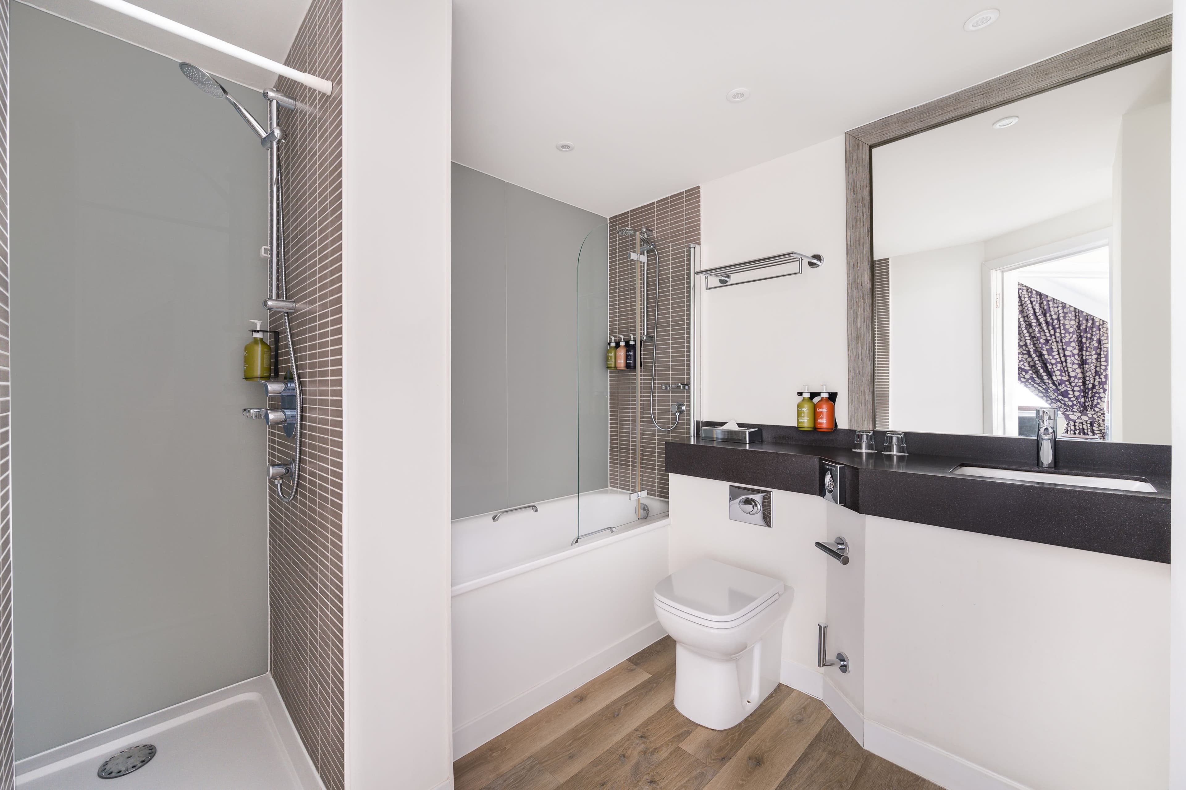 Holiday Inn Glasgow - East Kilbride — 8