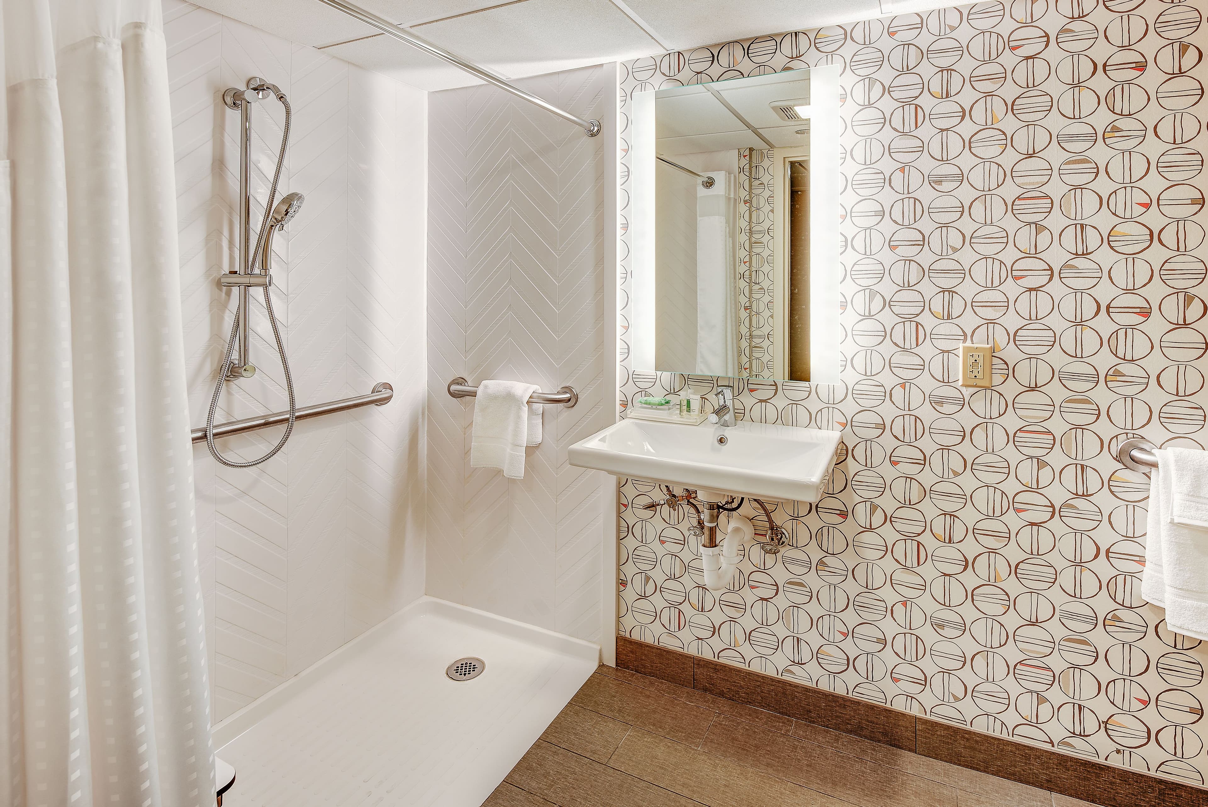 Holiday Inn East Windsor - Cranbury Area — 7