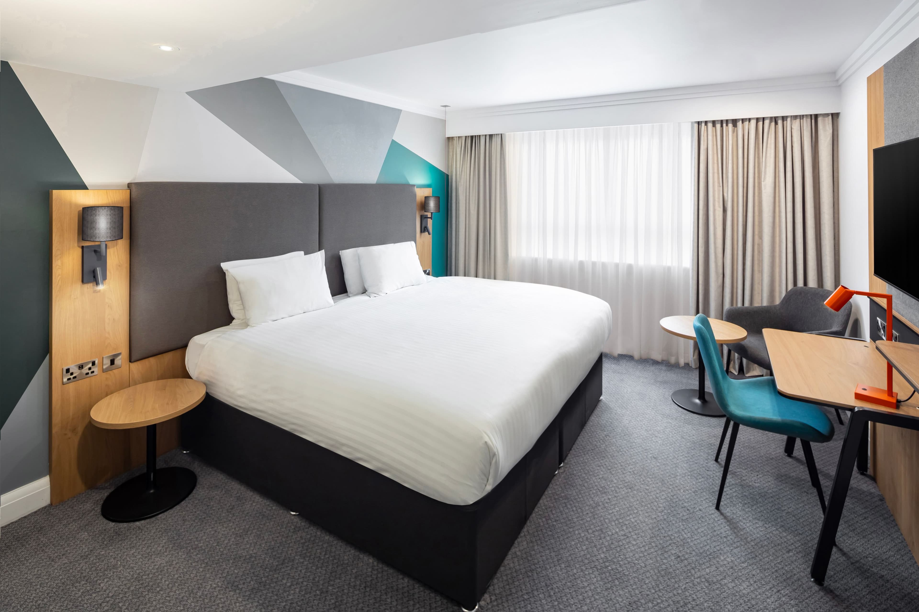Holiday Inn Southampton-Eastleigh M3,Jct13 — 11