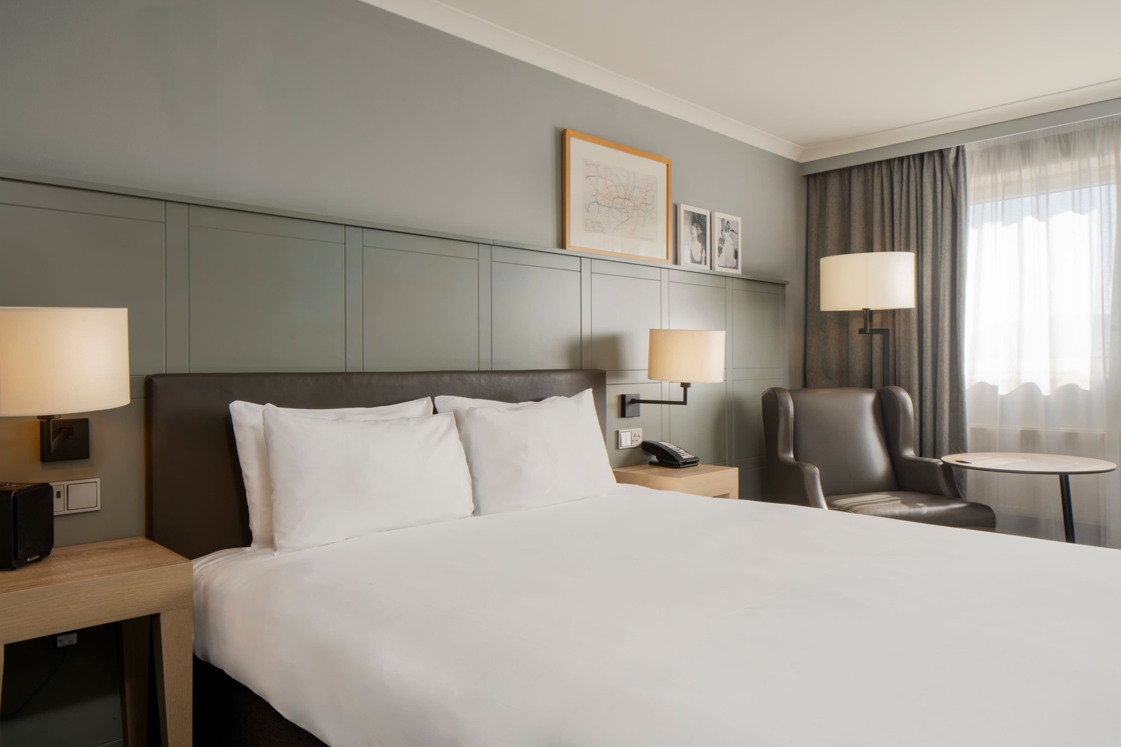 Holiday Inn Edinburgh - Image 5