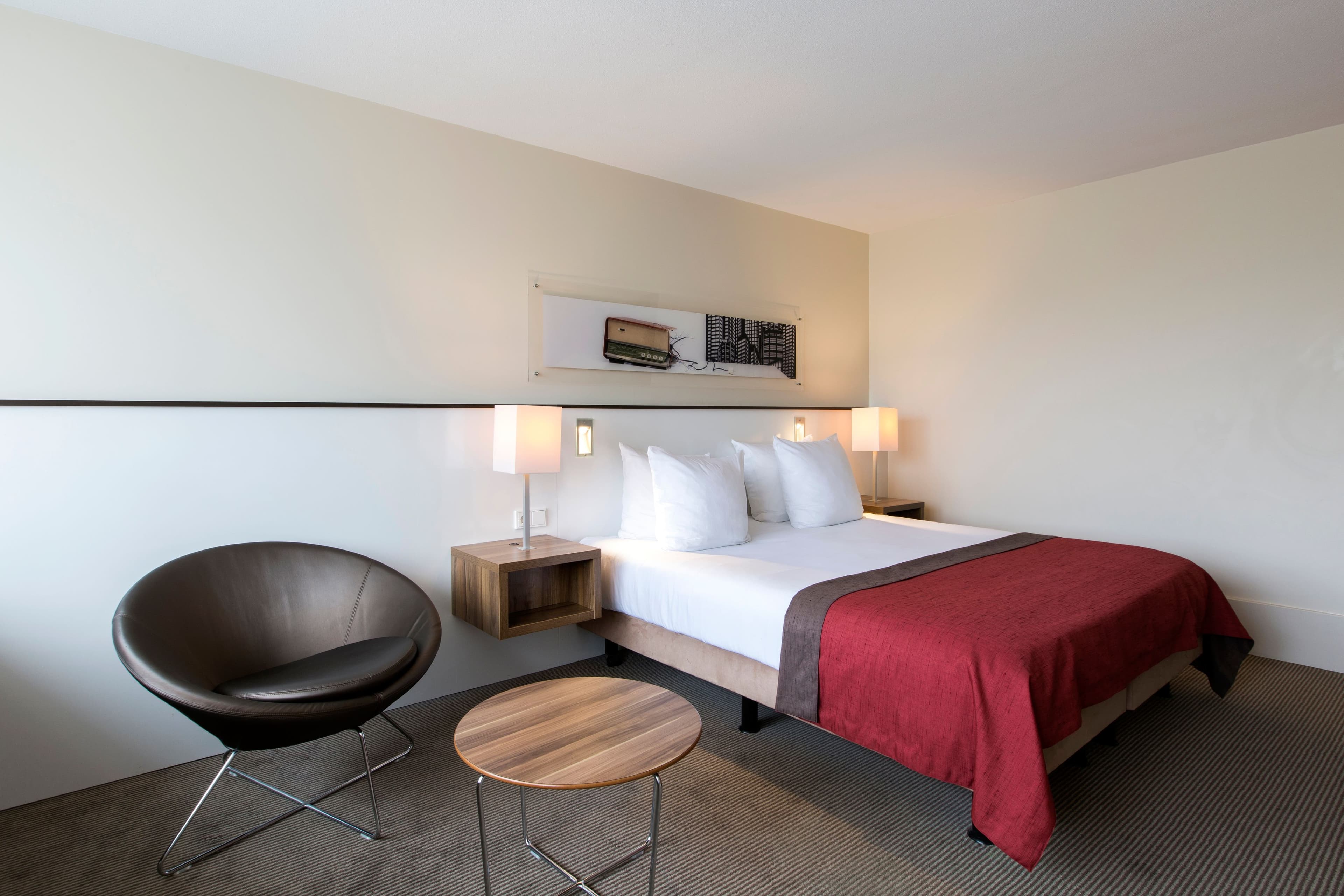 Holiday Inn Eindhoven - Image 2