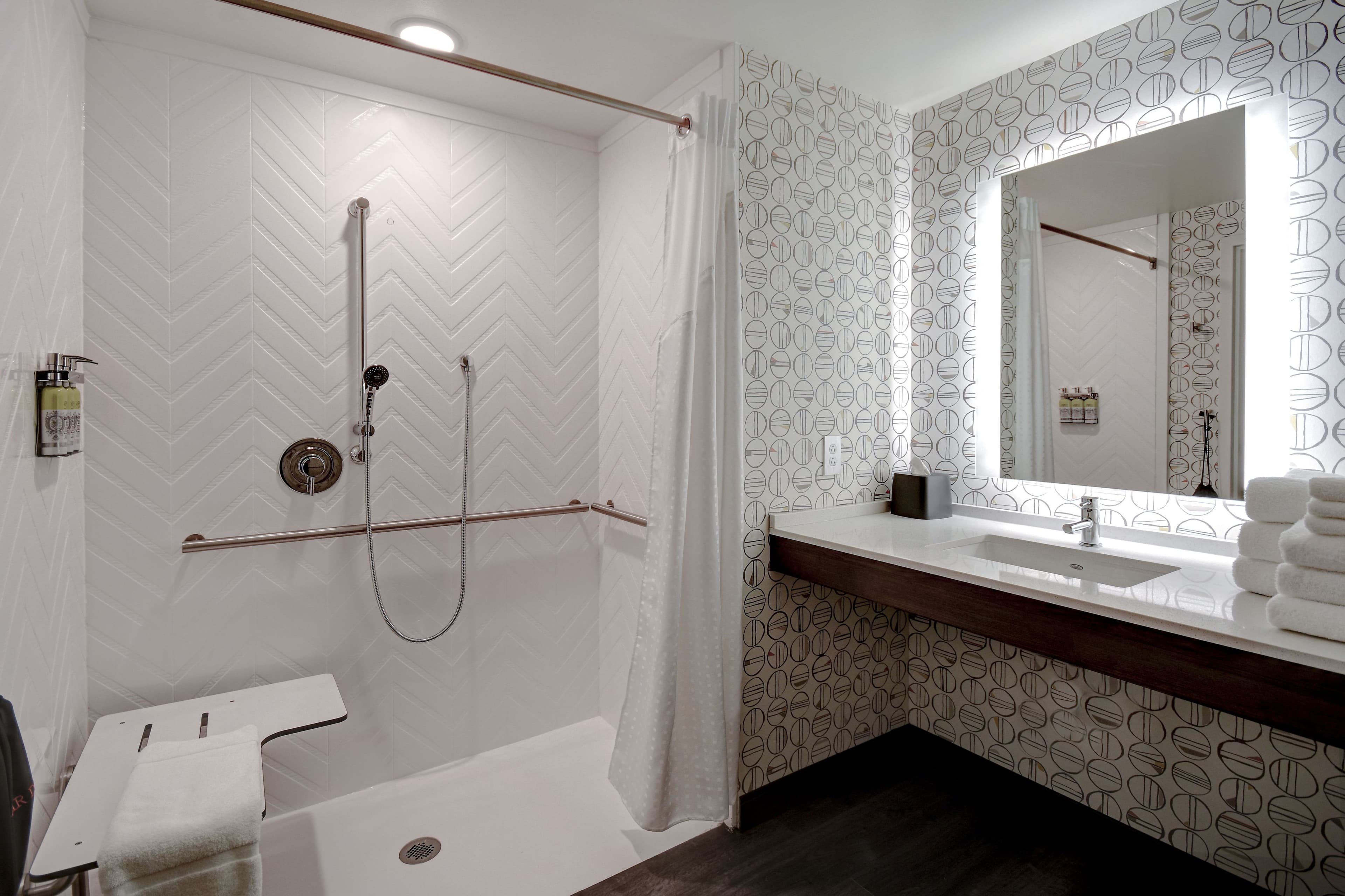 Holiday Inn Erie — 8