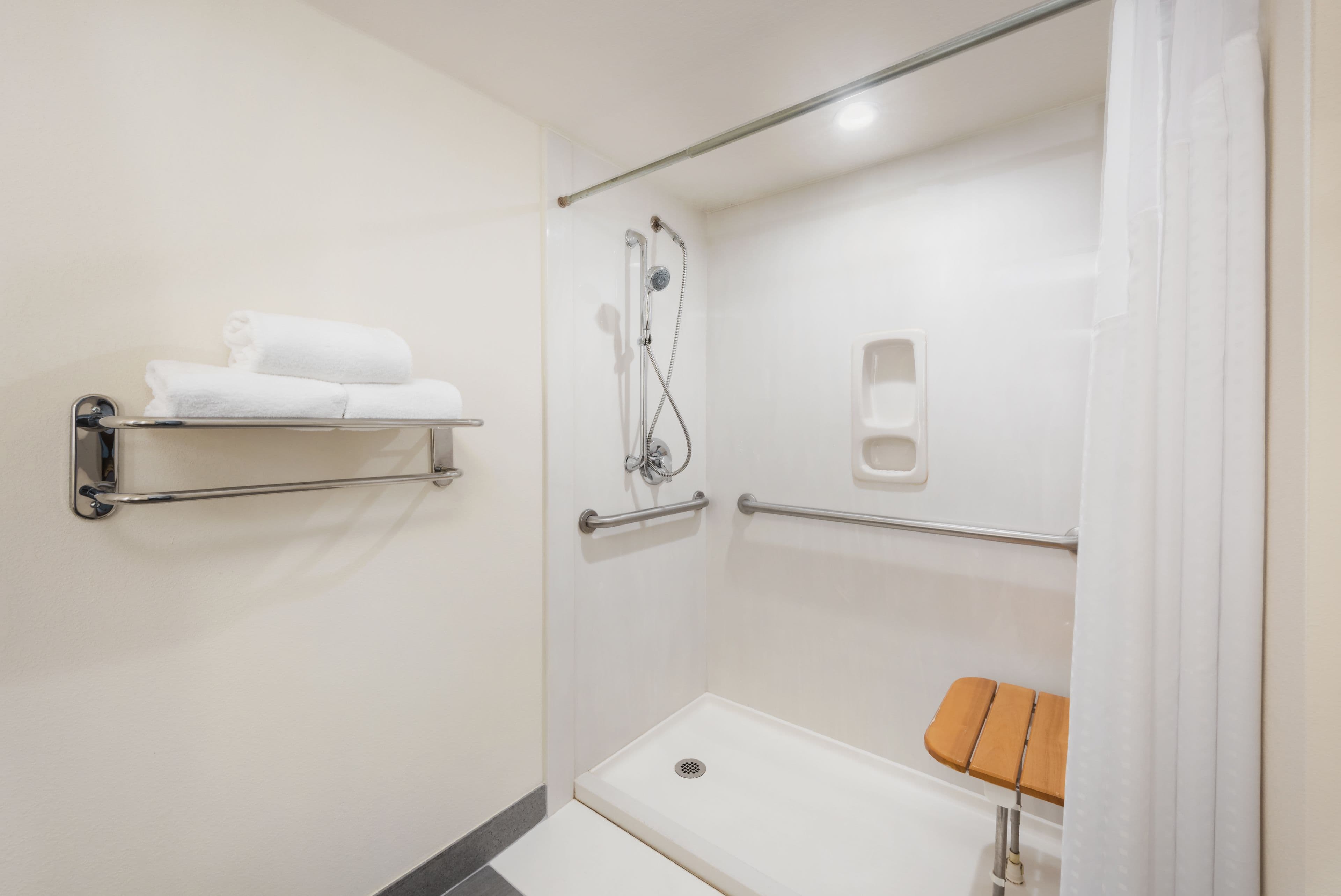 Holiday Inn Saint Louis West At Six Flags — 8