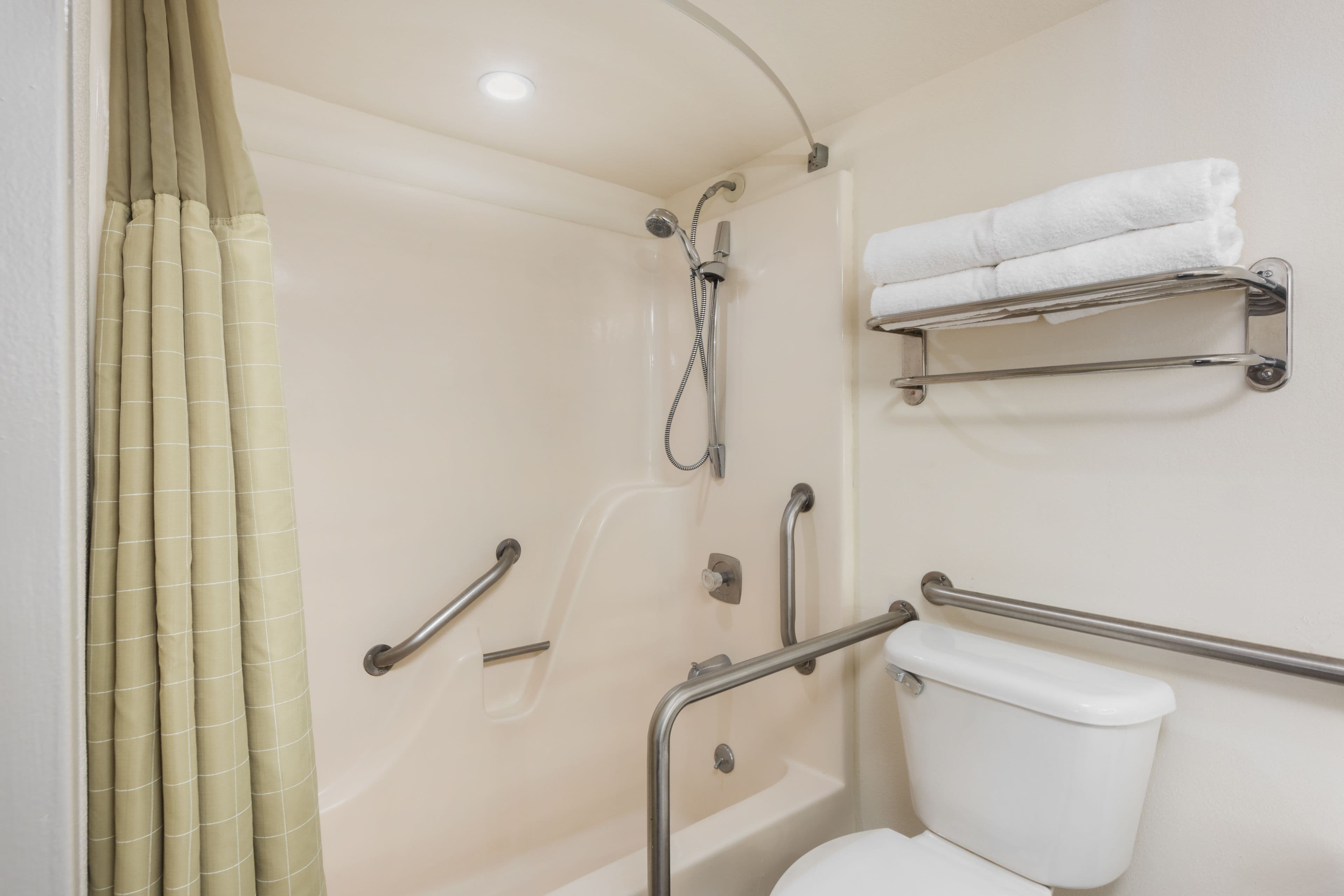 Holiday Inn Saint Louis West At Six Flags — 18