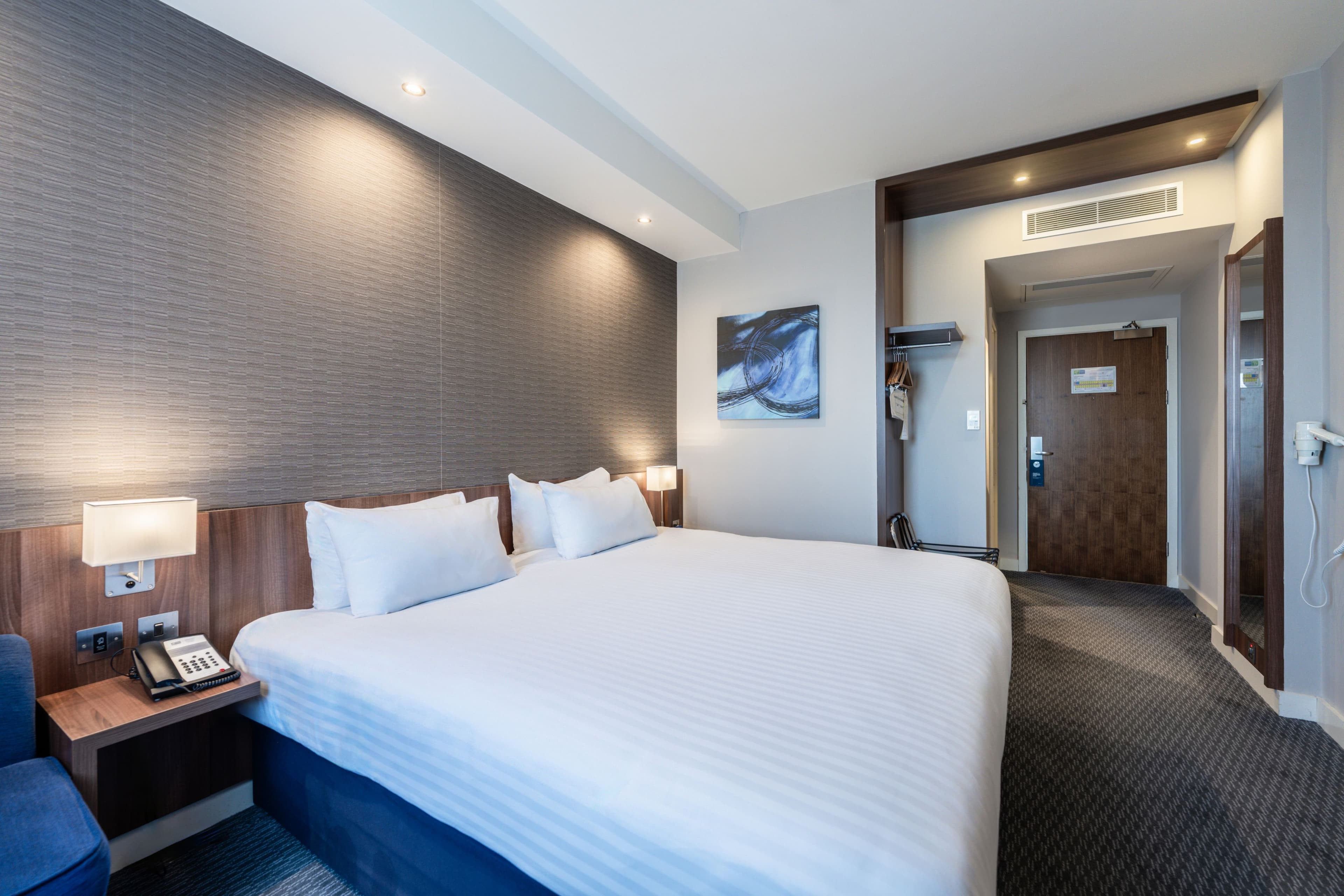 Holiday Inn Express Aberdeen Airport - Image 3