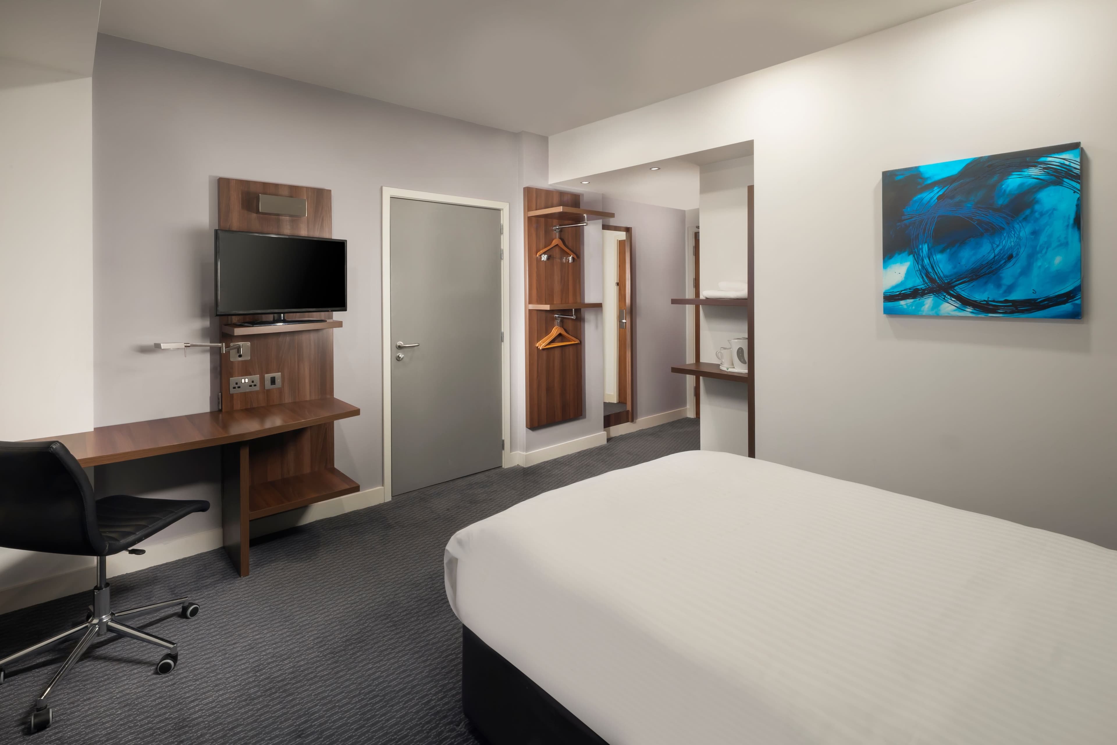 Holiday Inn Express Aberdeen Airport — 12
