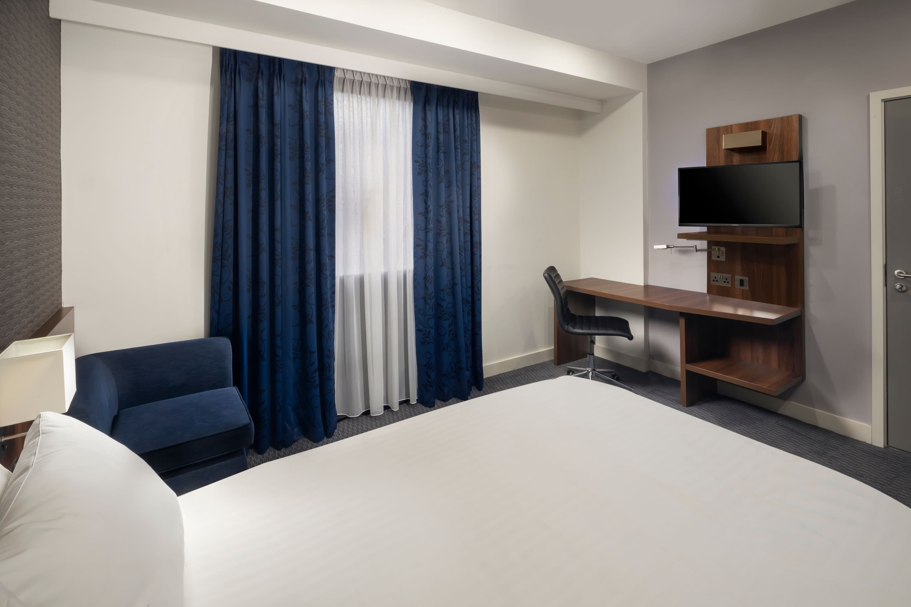 Holiday Inn Express Aberdeen Airport — 11
