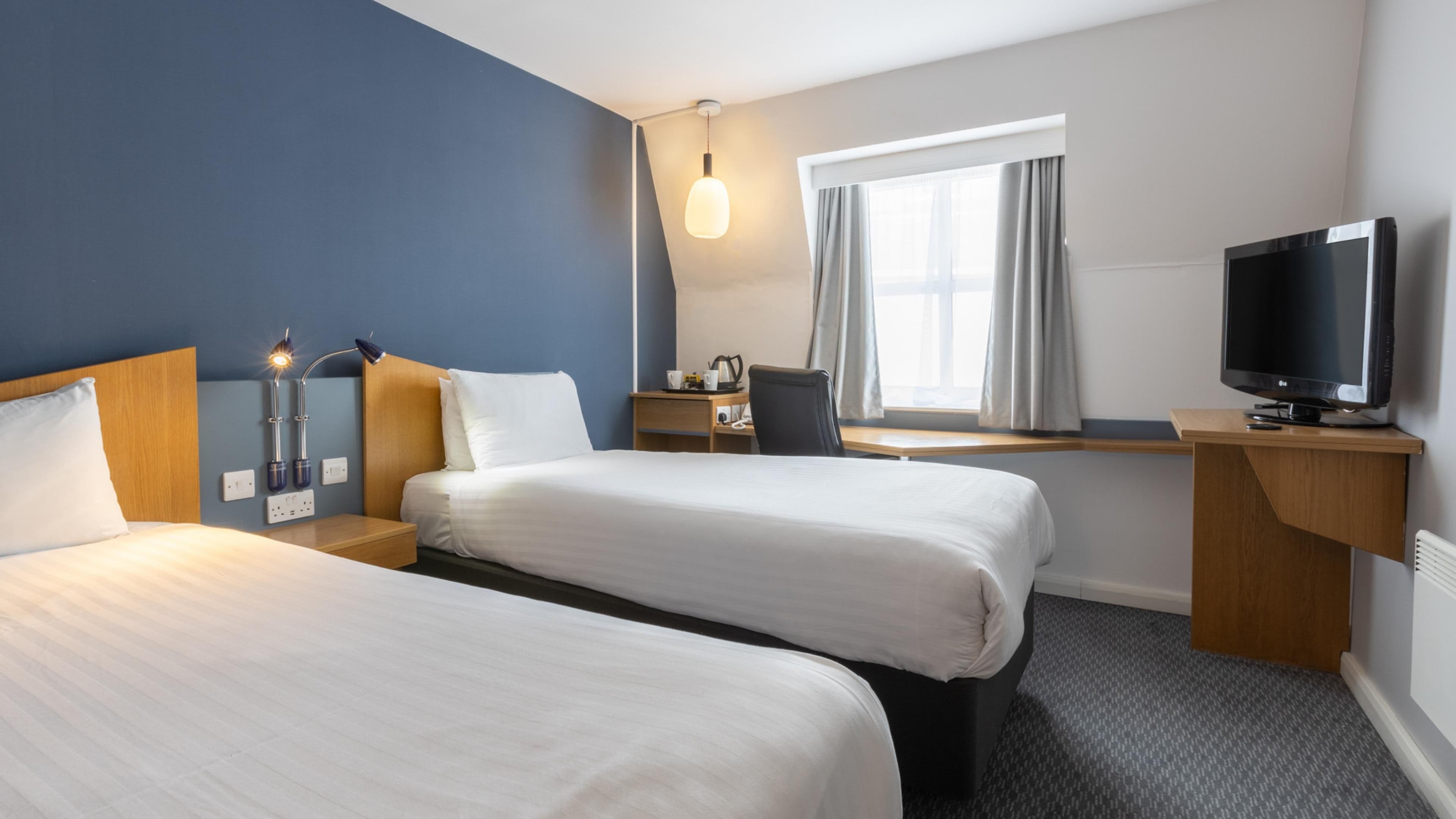 Holiday Inn Express Aberdeen City Centre — 14