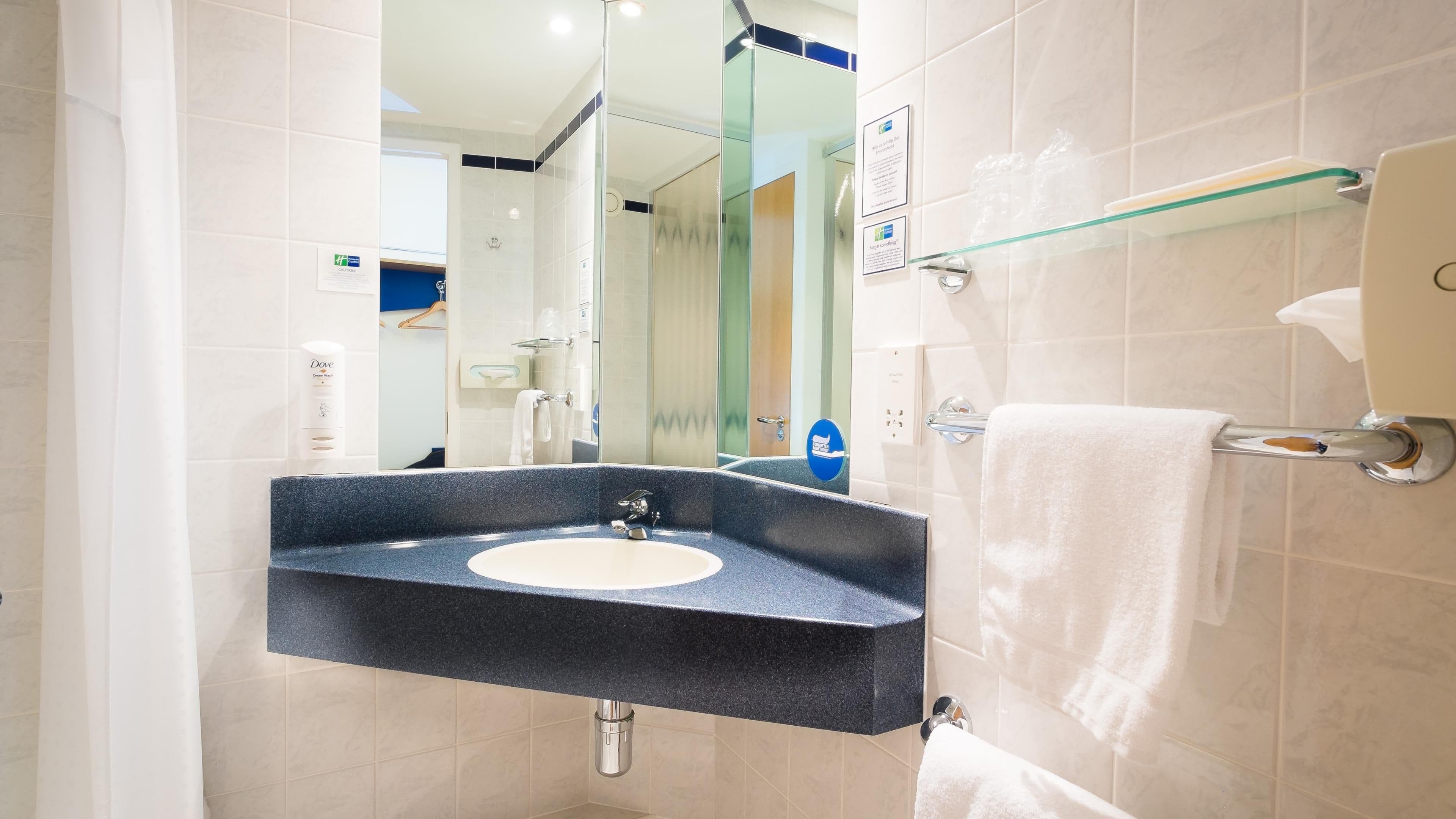 Holiday Inn Express Aberdeen City Centre — 9