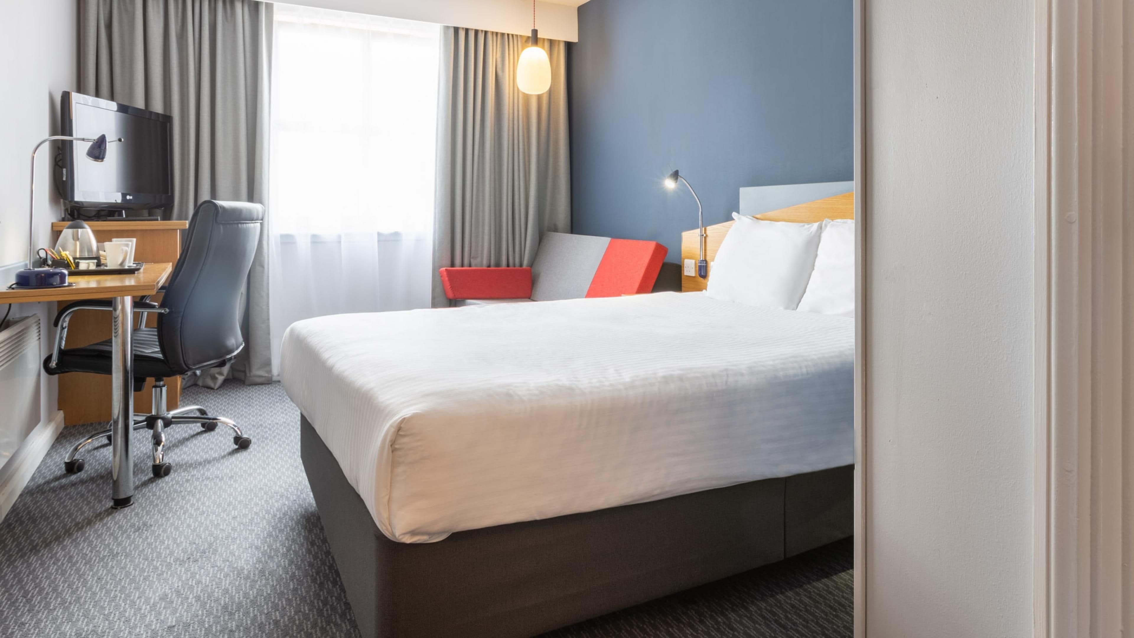 Holiday Inn Express Aberdeen City Centre - Image 2