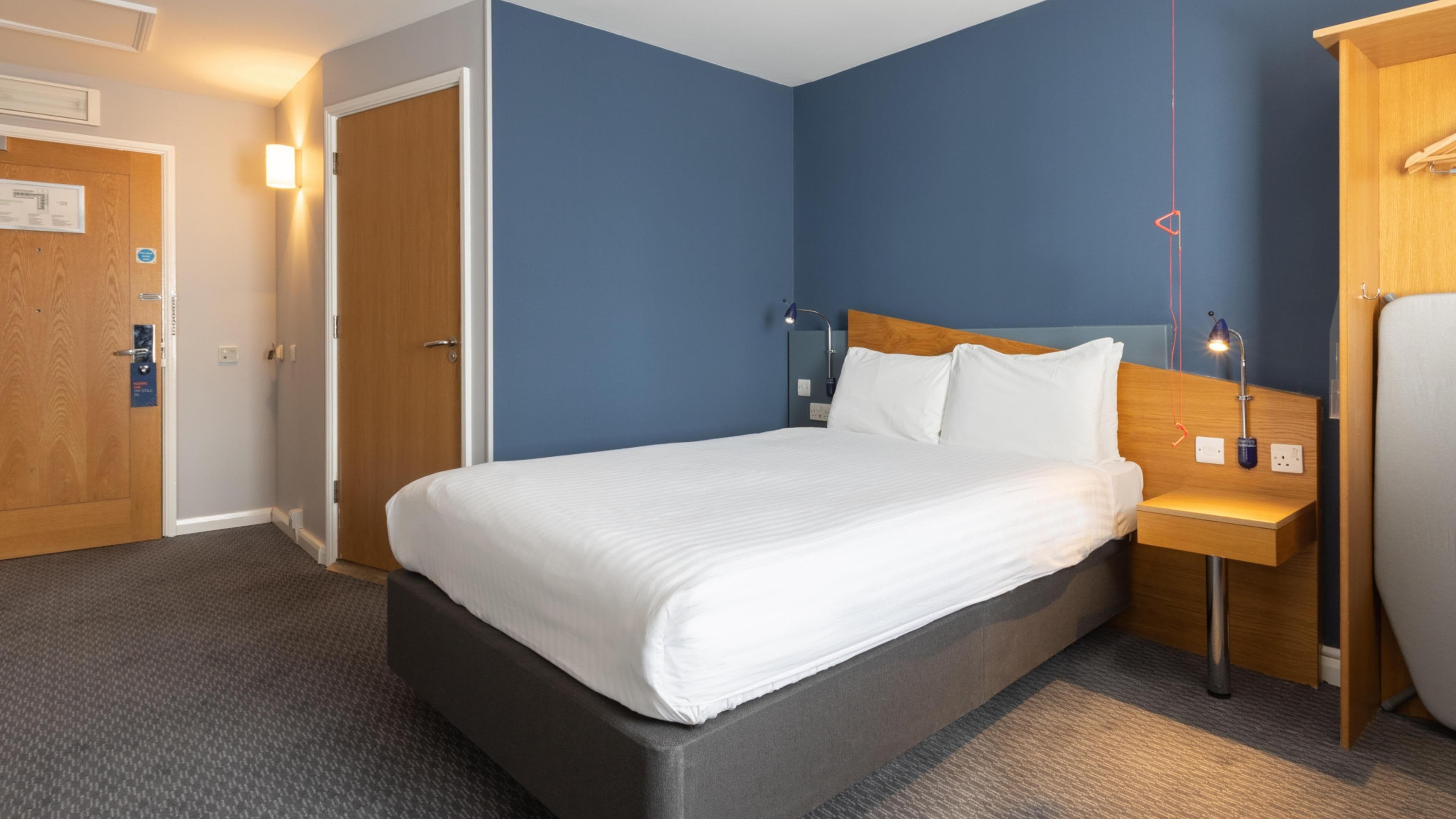 Holiday Inn Express Aberdeen City Centre — 10