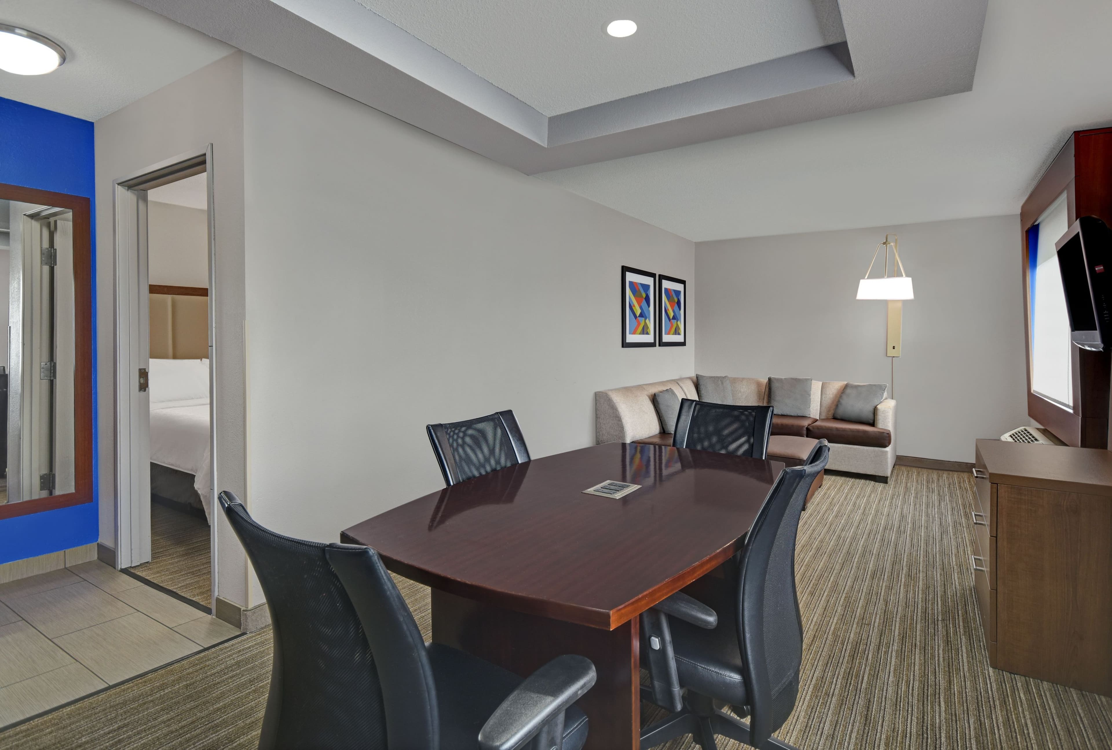 Holiday Inn Express Adrian — 32