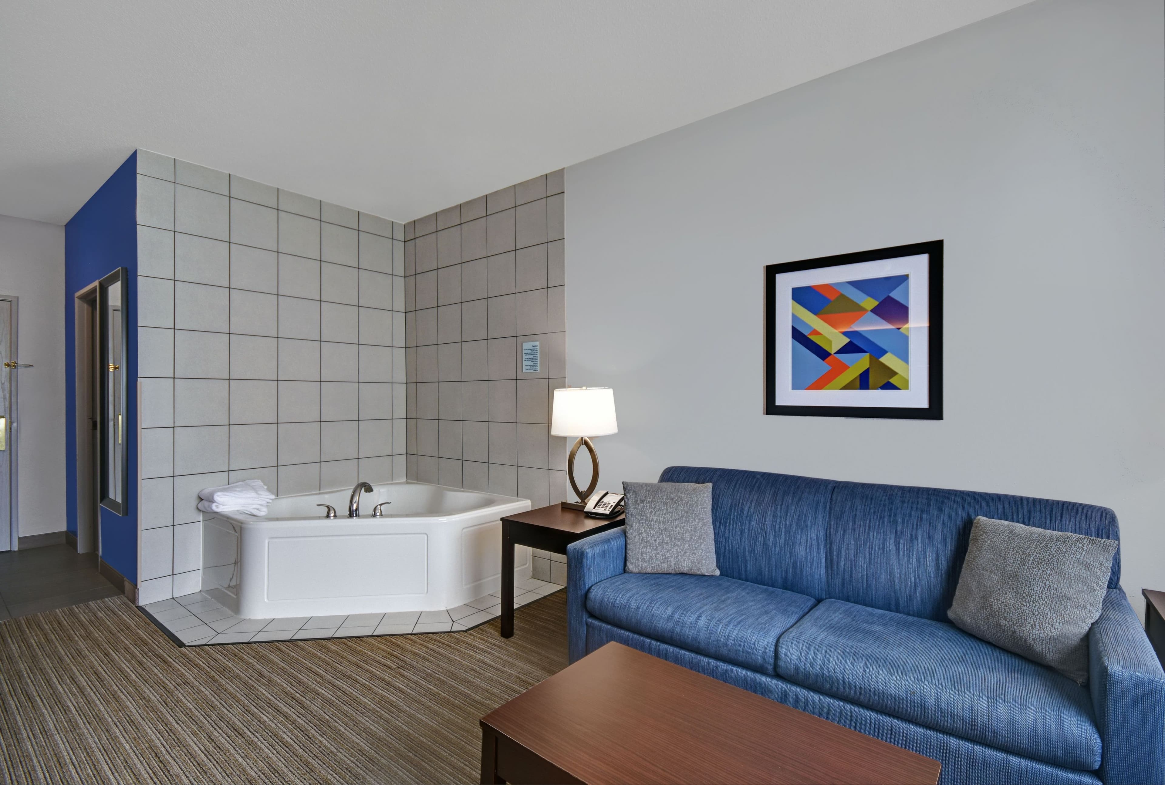 Holiday Inn Express Adrian — 7