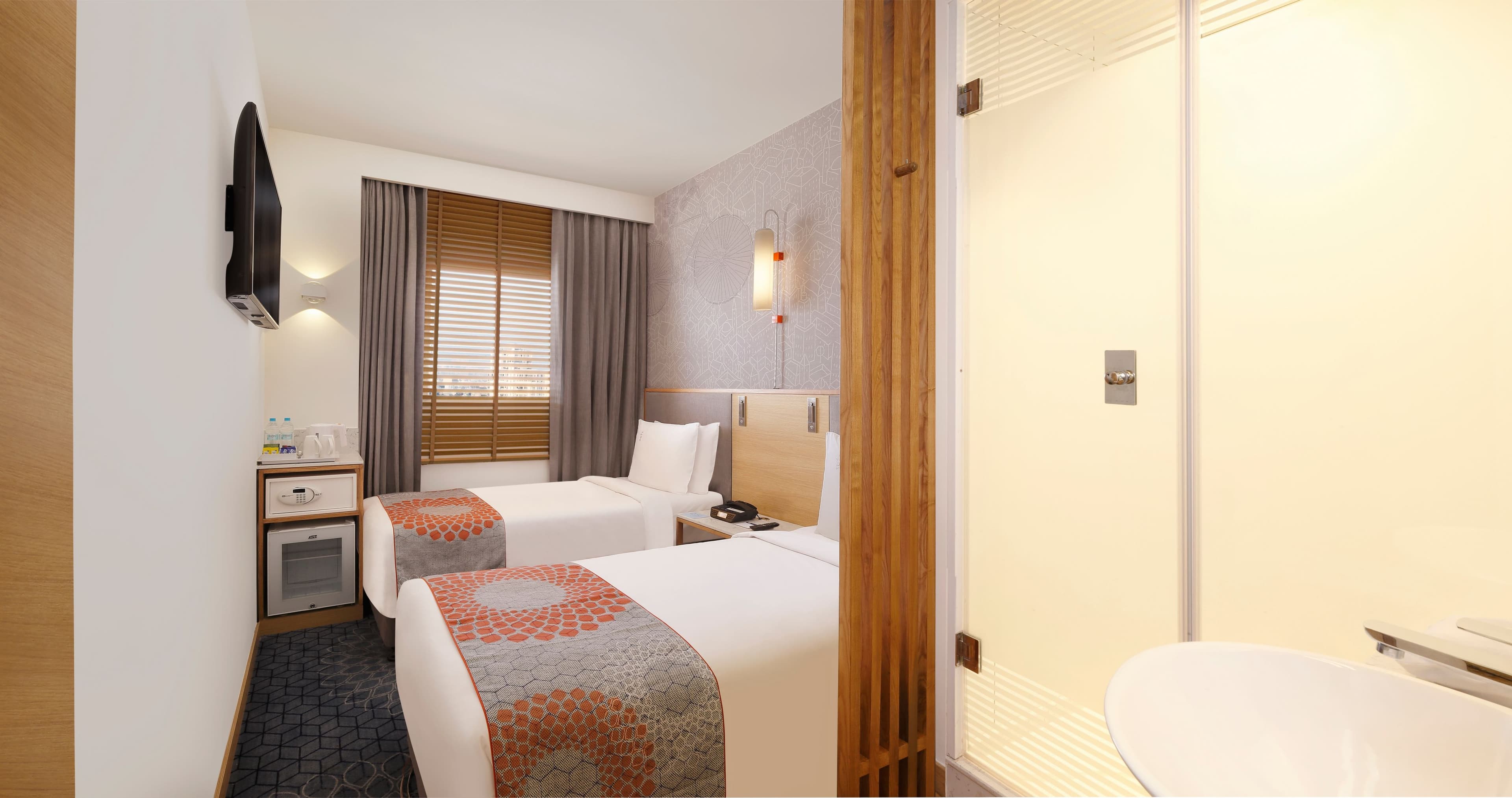 Holiday Inn Express Ahmedabad Prahlad Nagar — 14