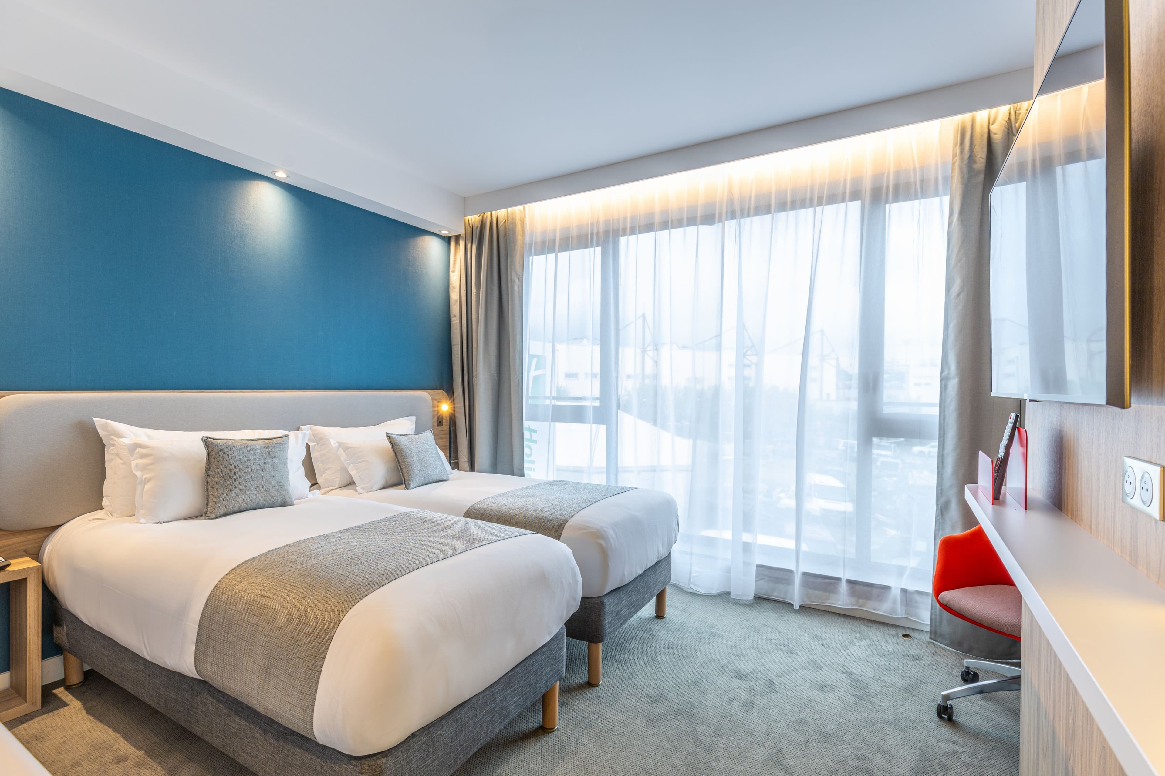 2 Twin Standard with Free Breakfast - Image 3