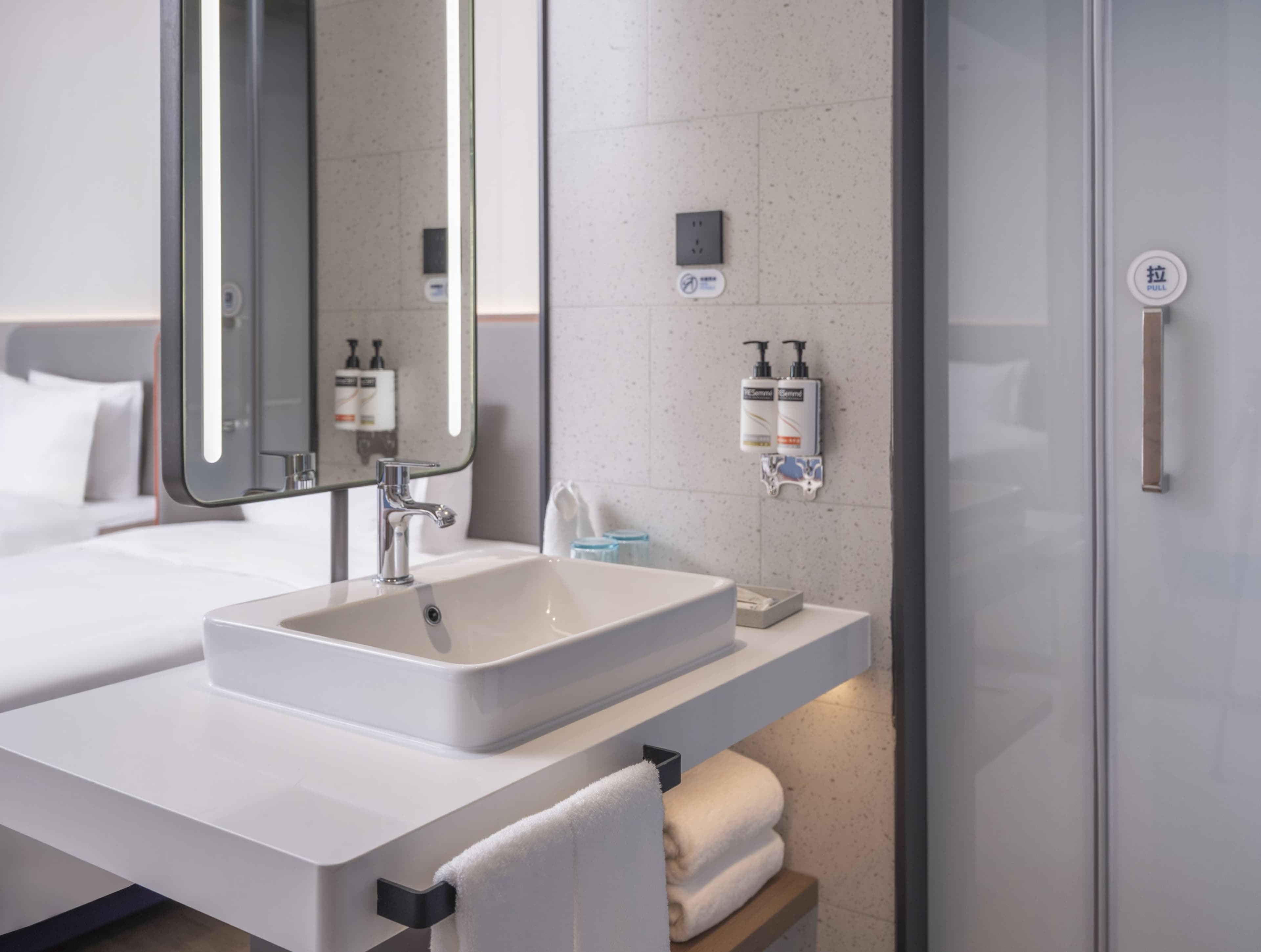 Holiday Inn Express Aksu — 8