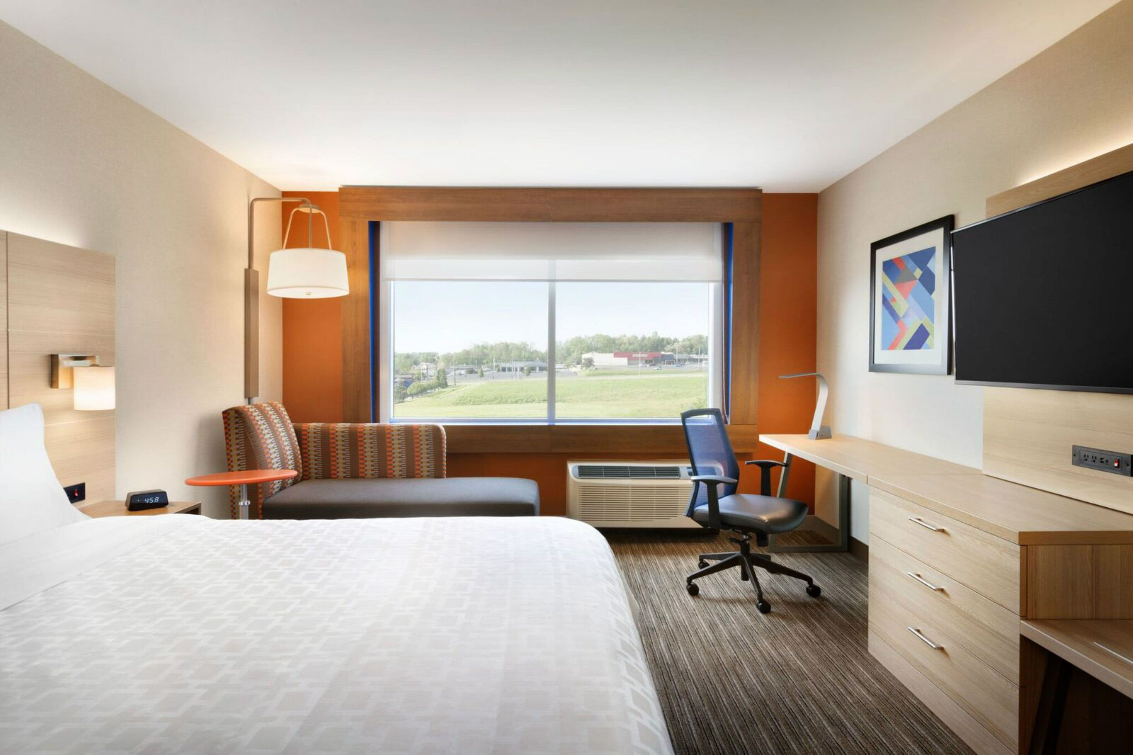 Holiday Inn Express Alliance - Image 2