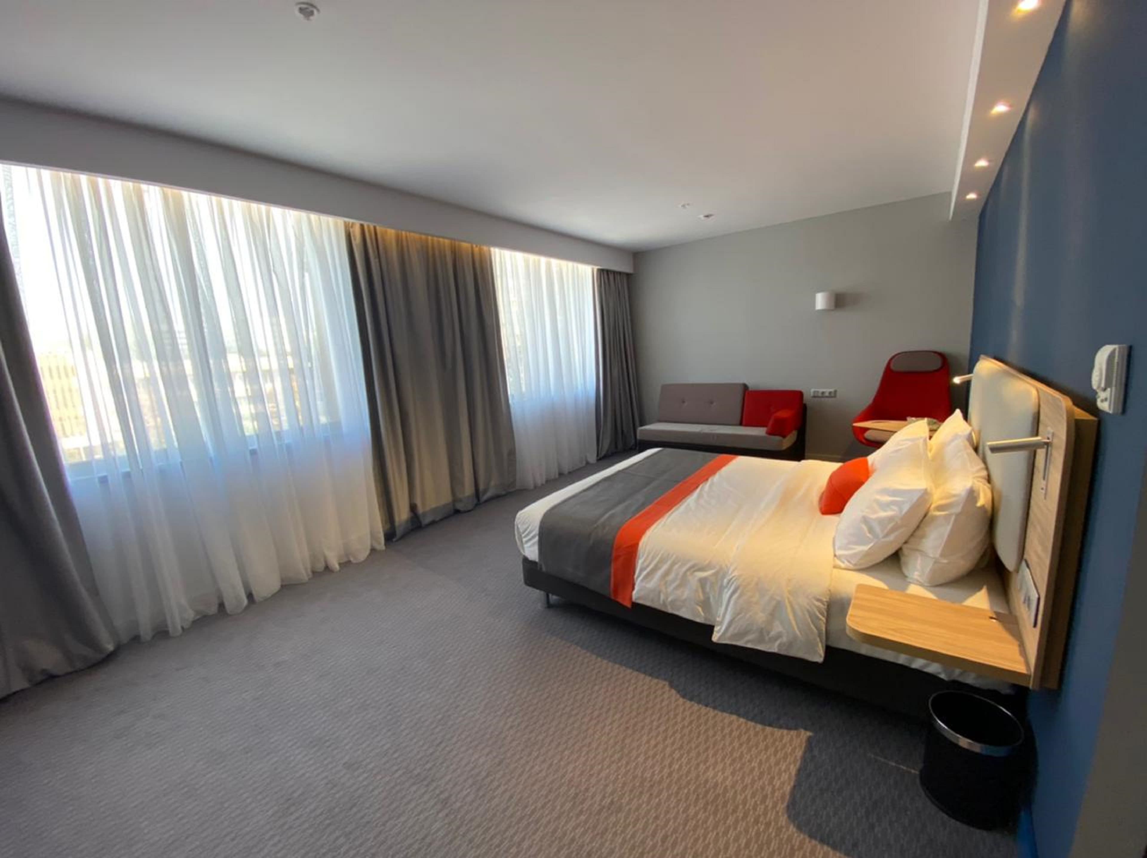 Holiday Inn Express Almaty — 6