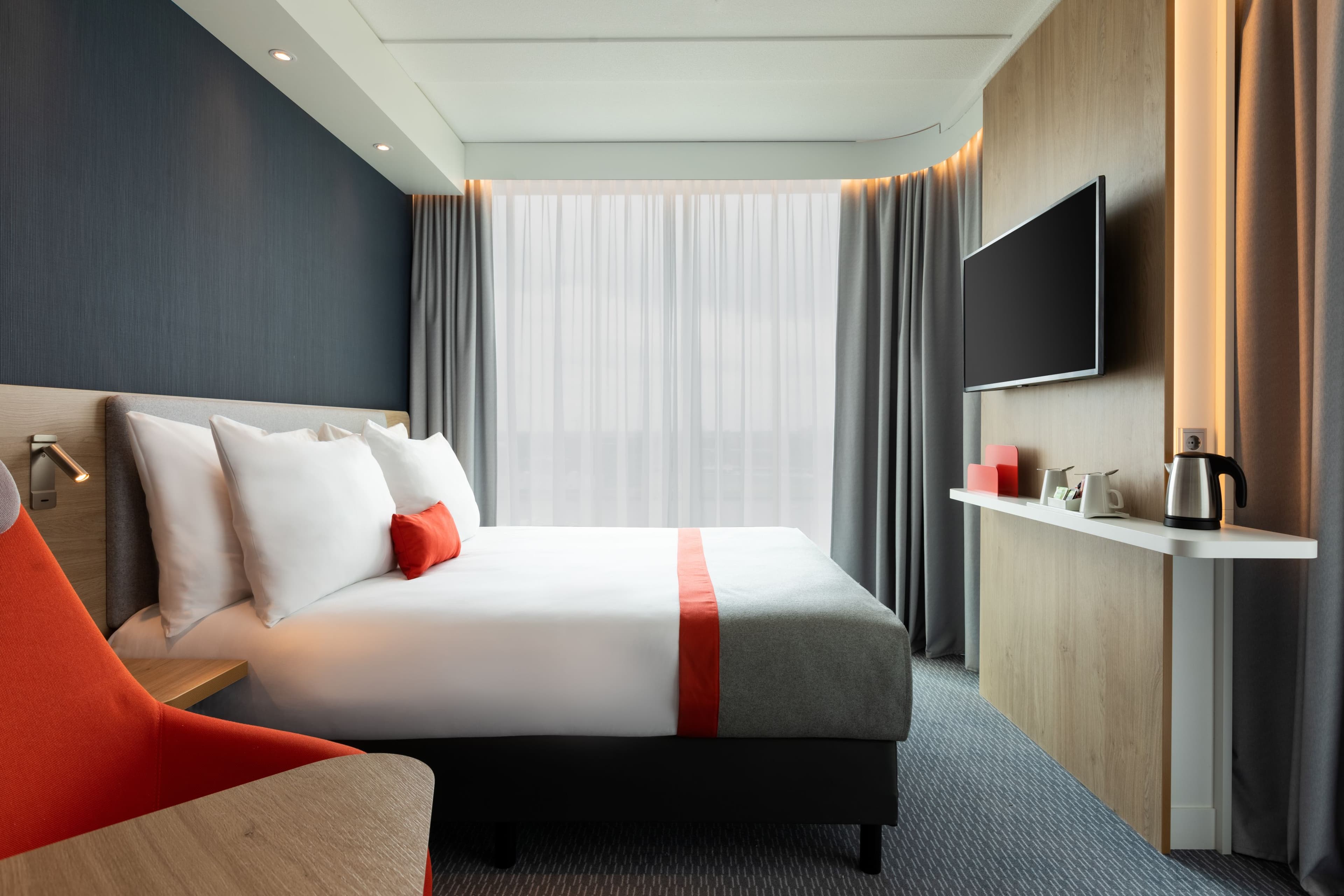 Holiday Inn Express Almere - Image 2