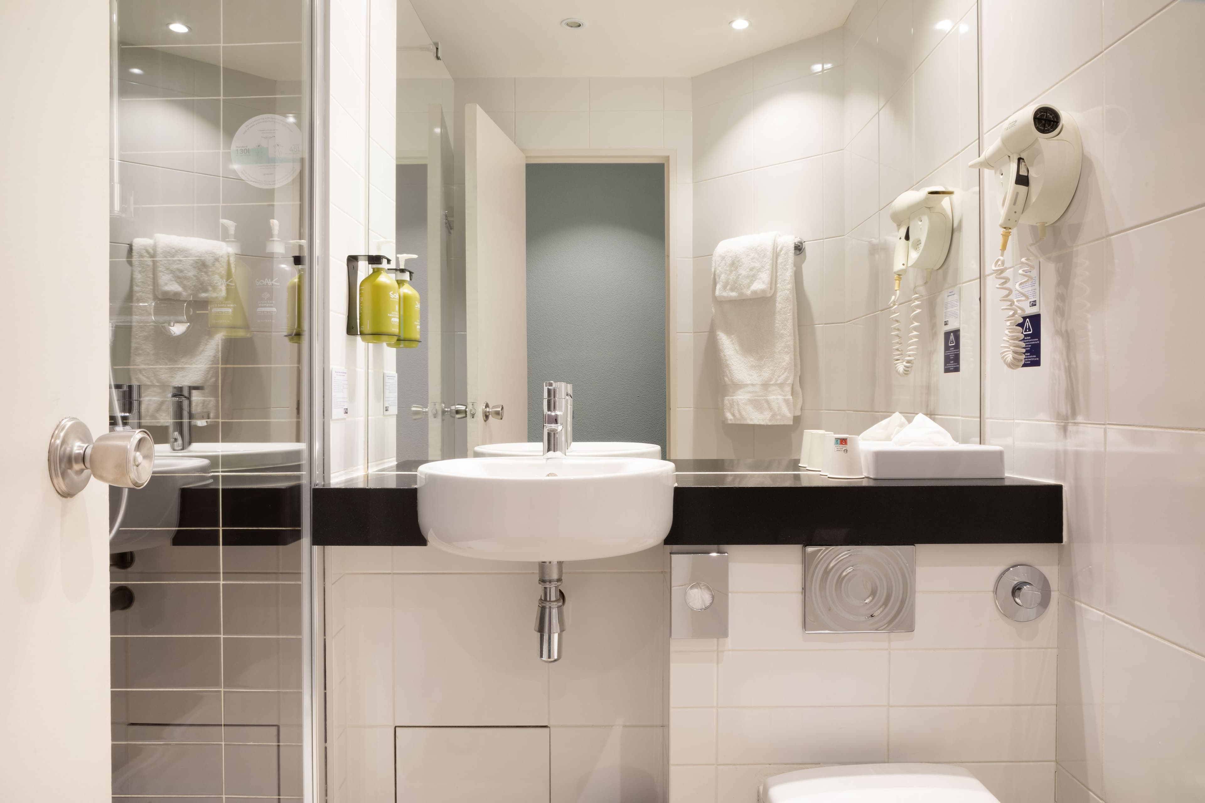 Holiday Inn Express Amiens - Image 3