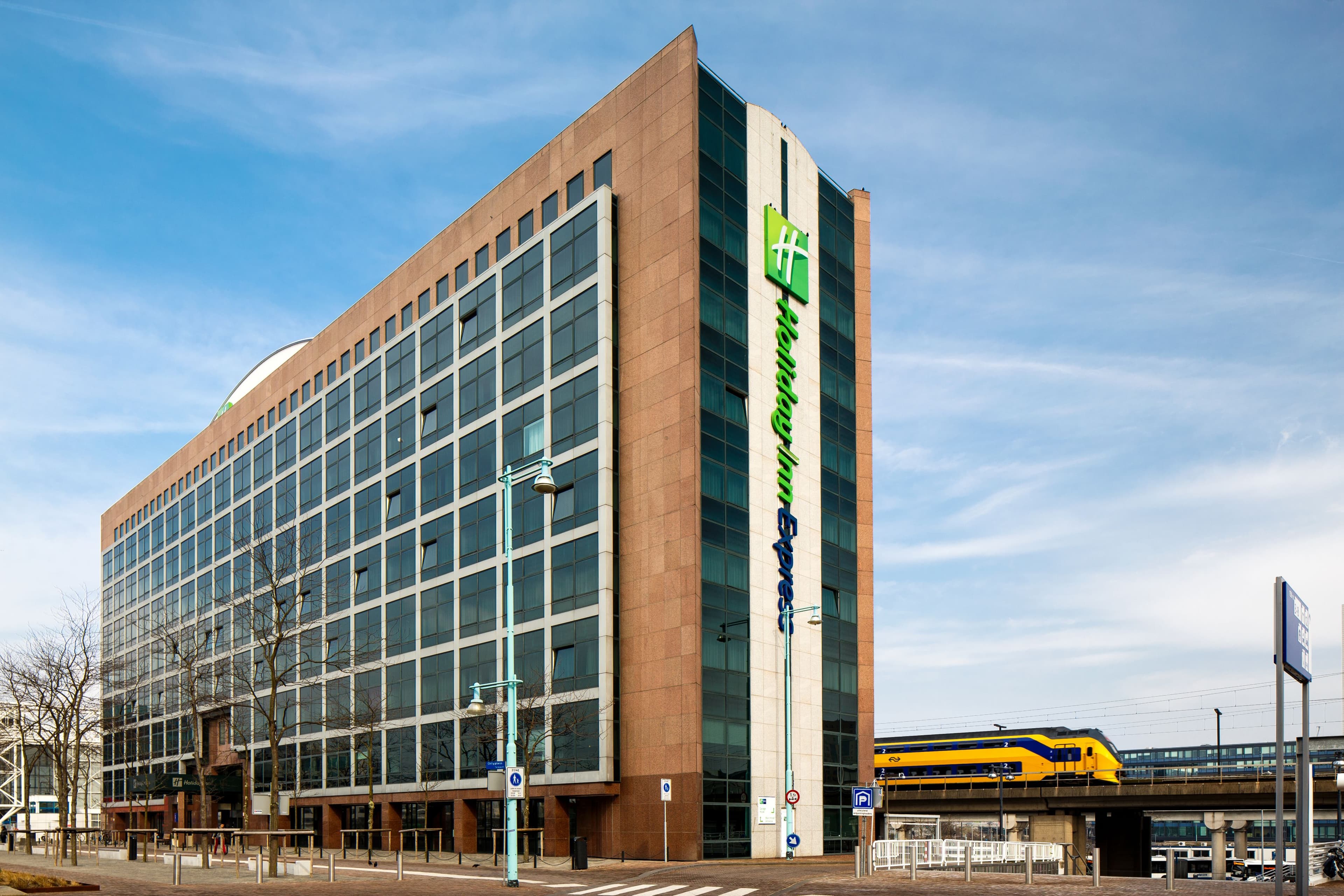 Holiday Inn Express Amsterdam - Sloterdijk Station - Image 1