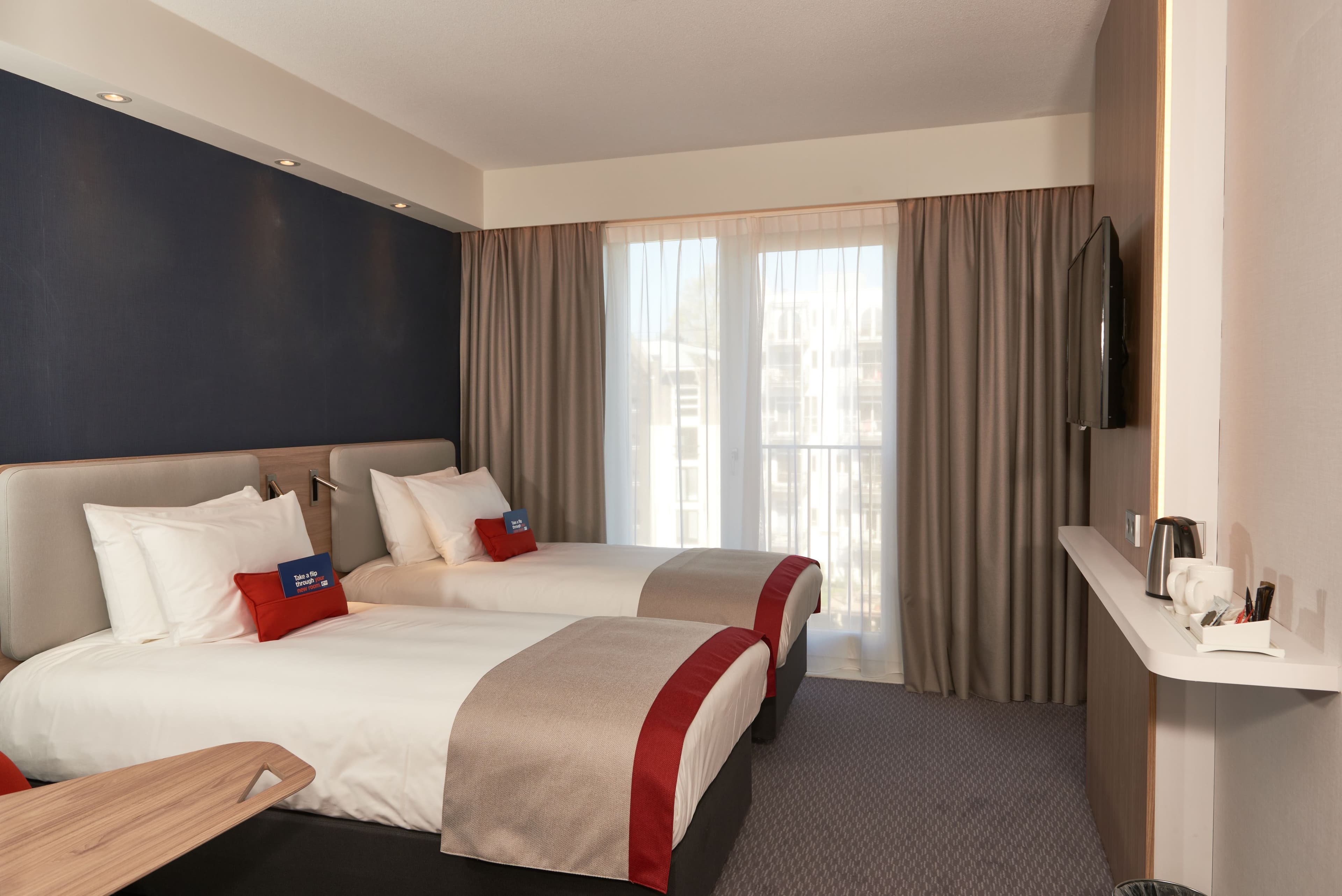 Holiday Inn Express Amsterdam - City Hall - Image 4