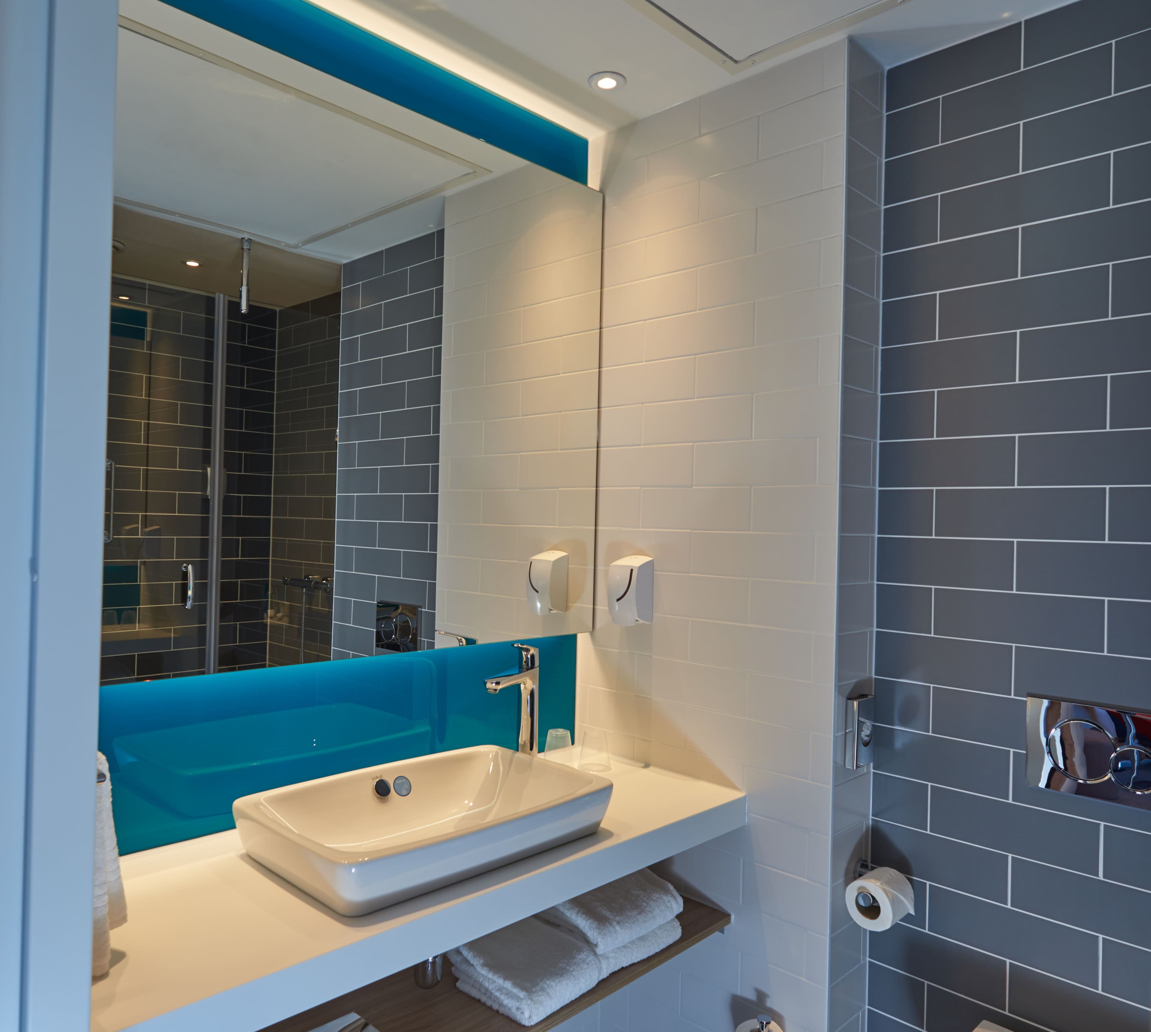 Standard Room with Free Breakfast - Image 5